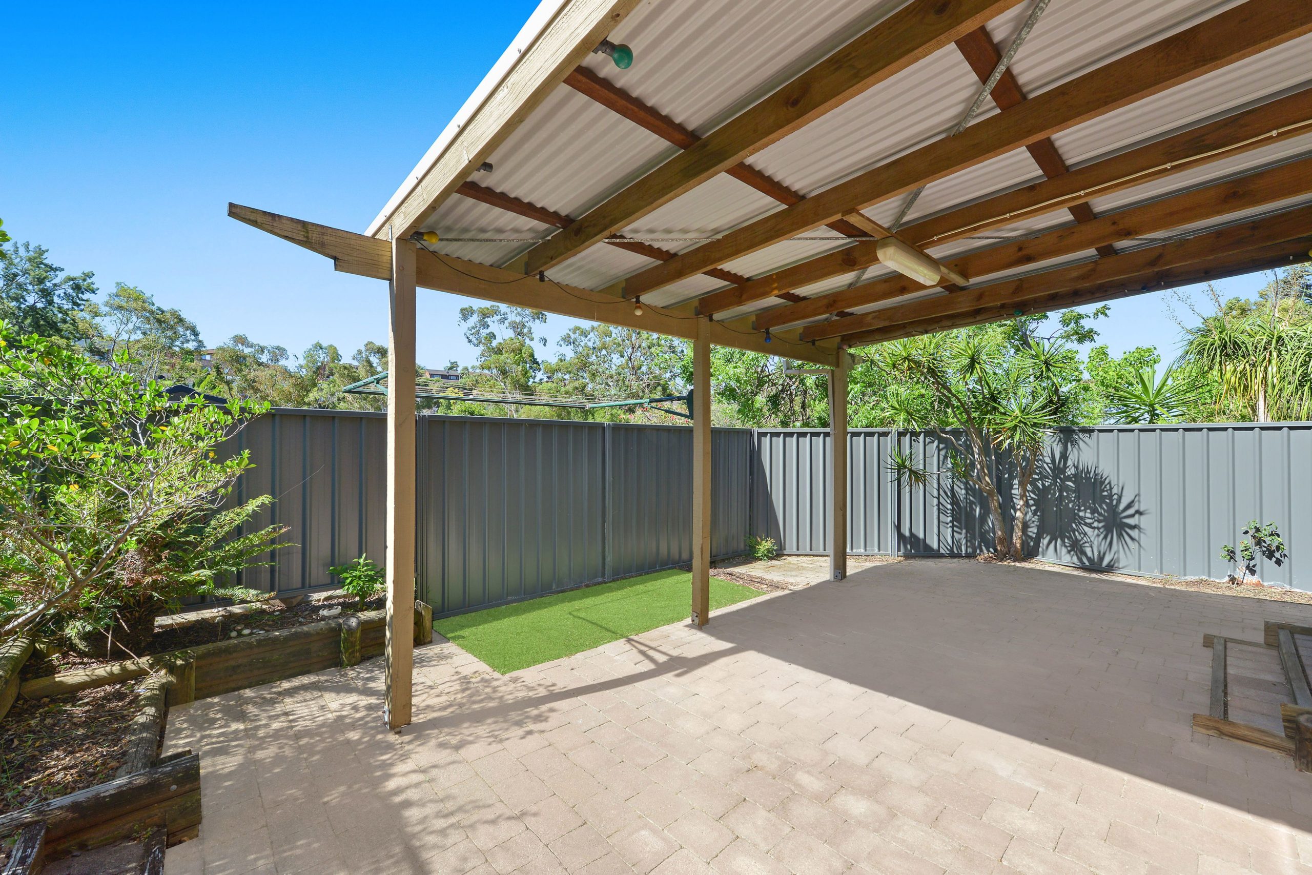66 Derribong Drive, Cordeaux Heights - Thumbnail 2