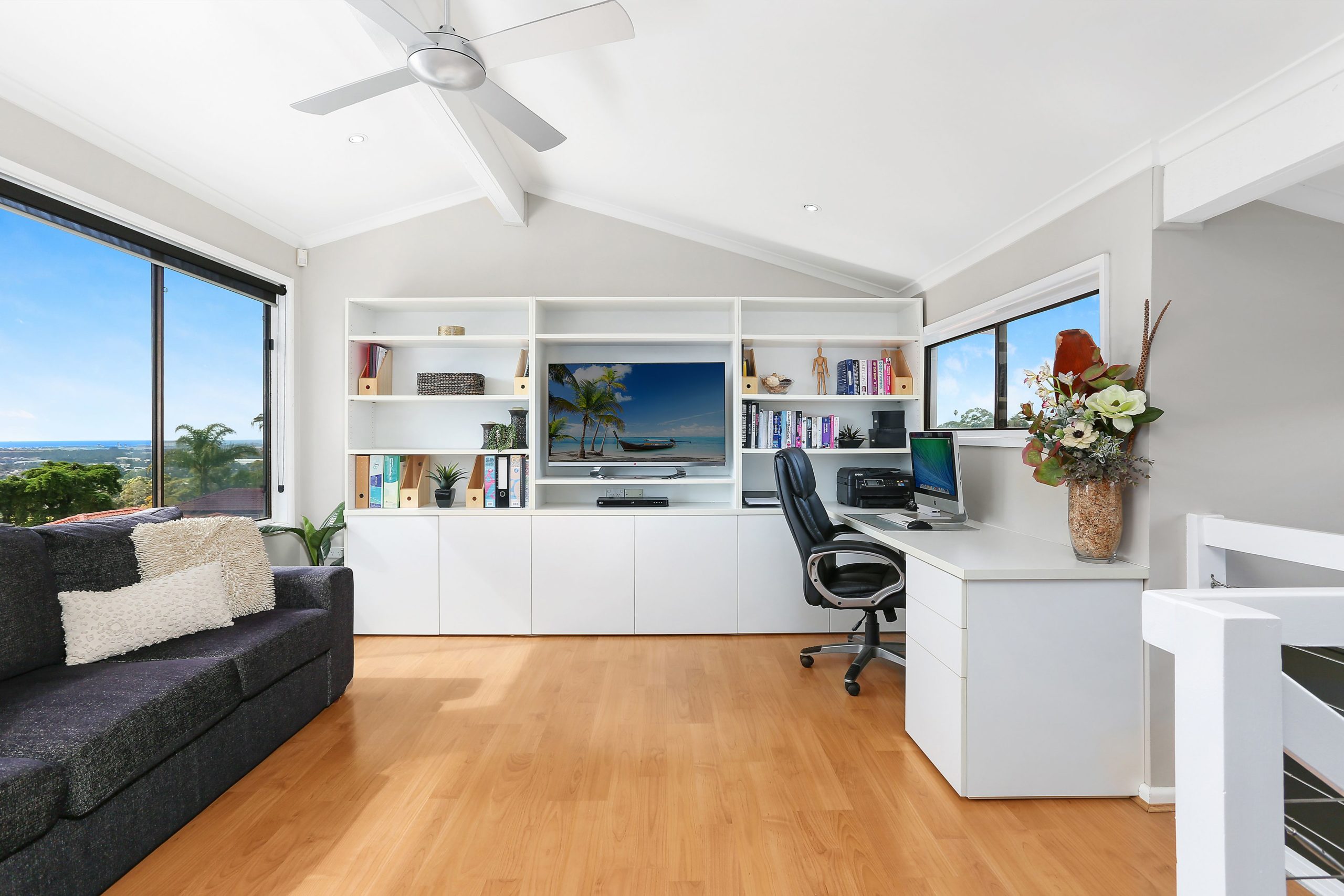44 Stanley Avenue, Farmborough Heights - Thumbnail 4