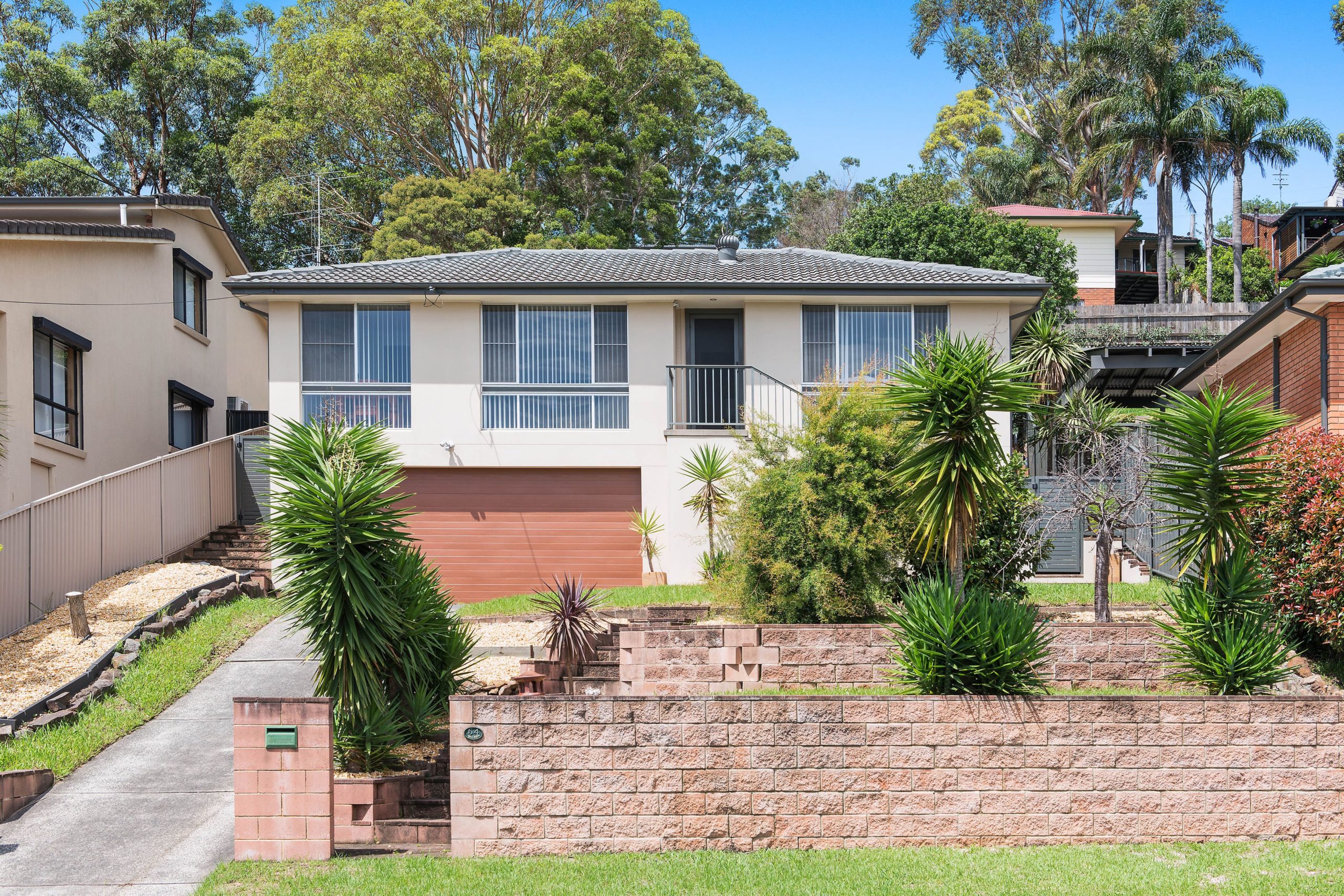 54 Ashley Avenue, Farmborough Heights - Thumbnail 2