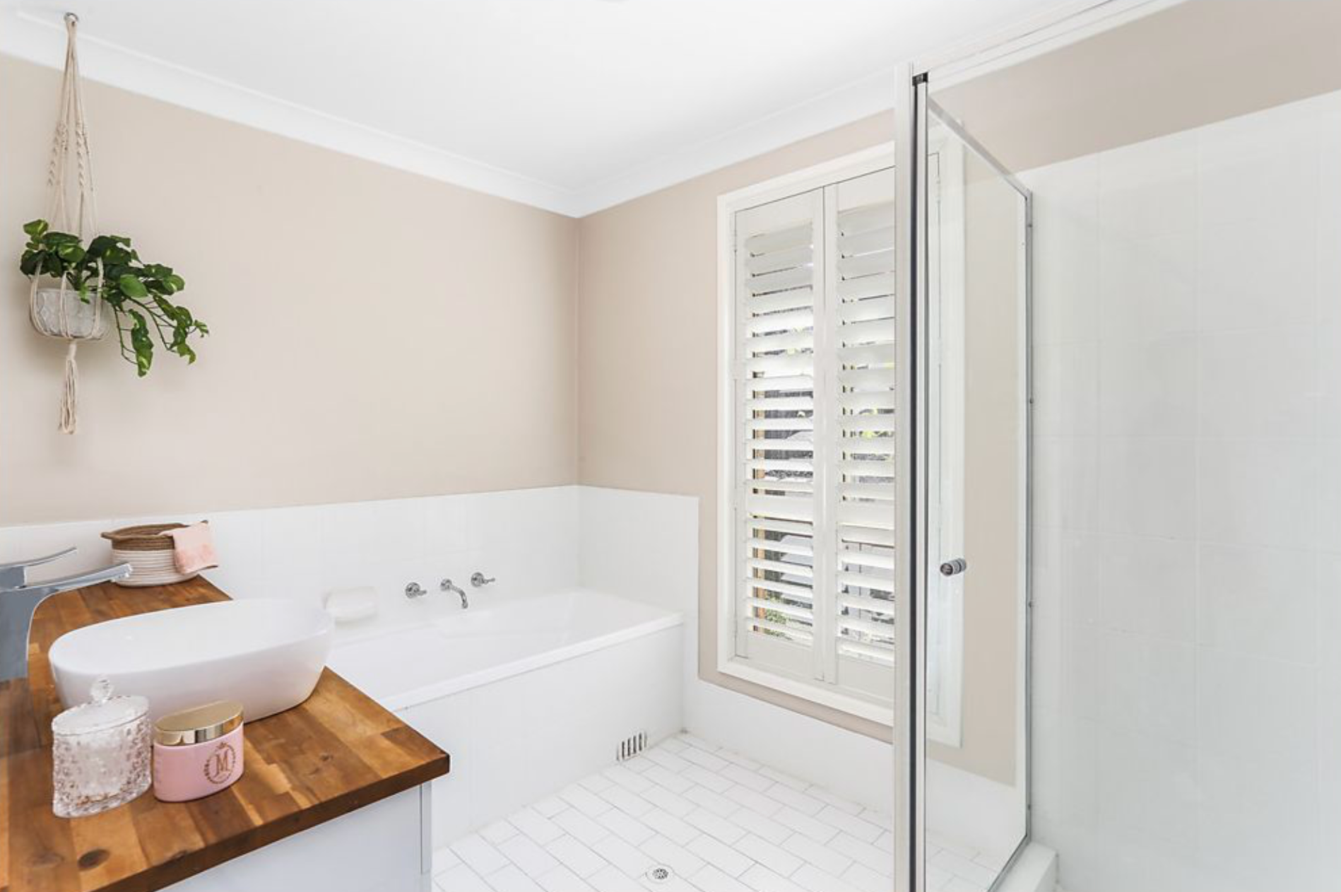 19 Silvertop Parade, Cordeaux Heights - Thumbnail 3