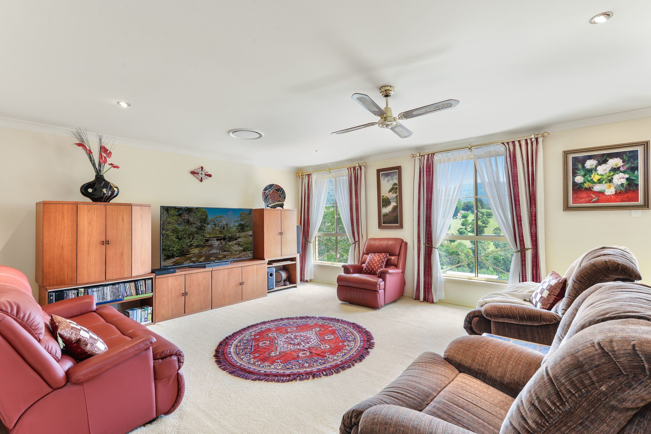 79 William James Drive, Cordeaux Heights - Thumbnail 5