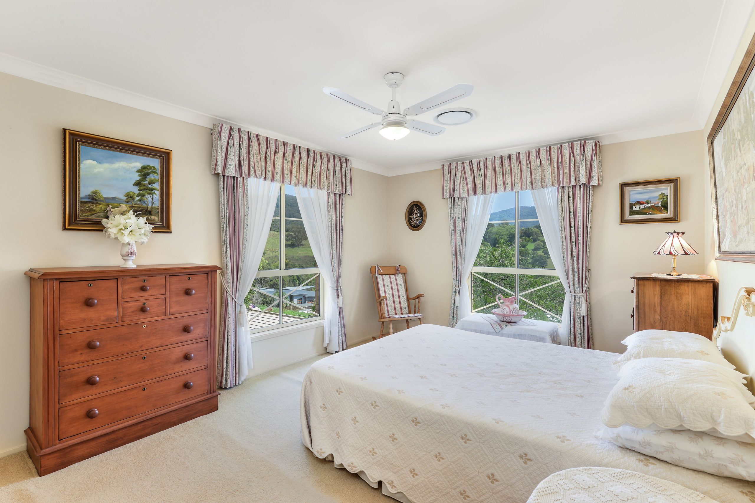 79 William James Drive, Cordeaux Heights - Thumbnail 3