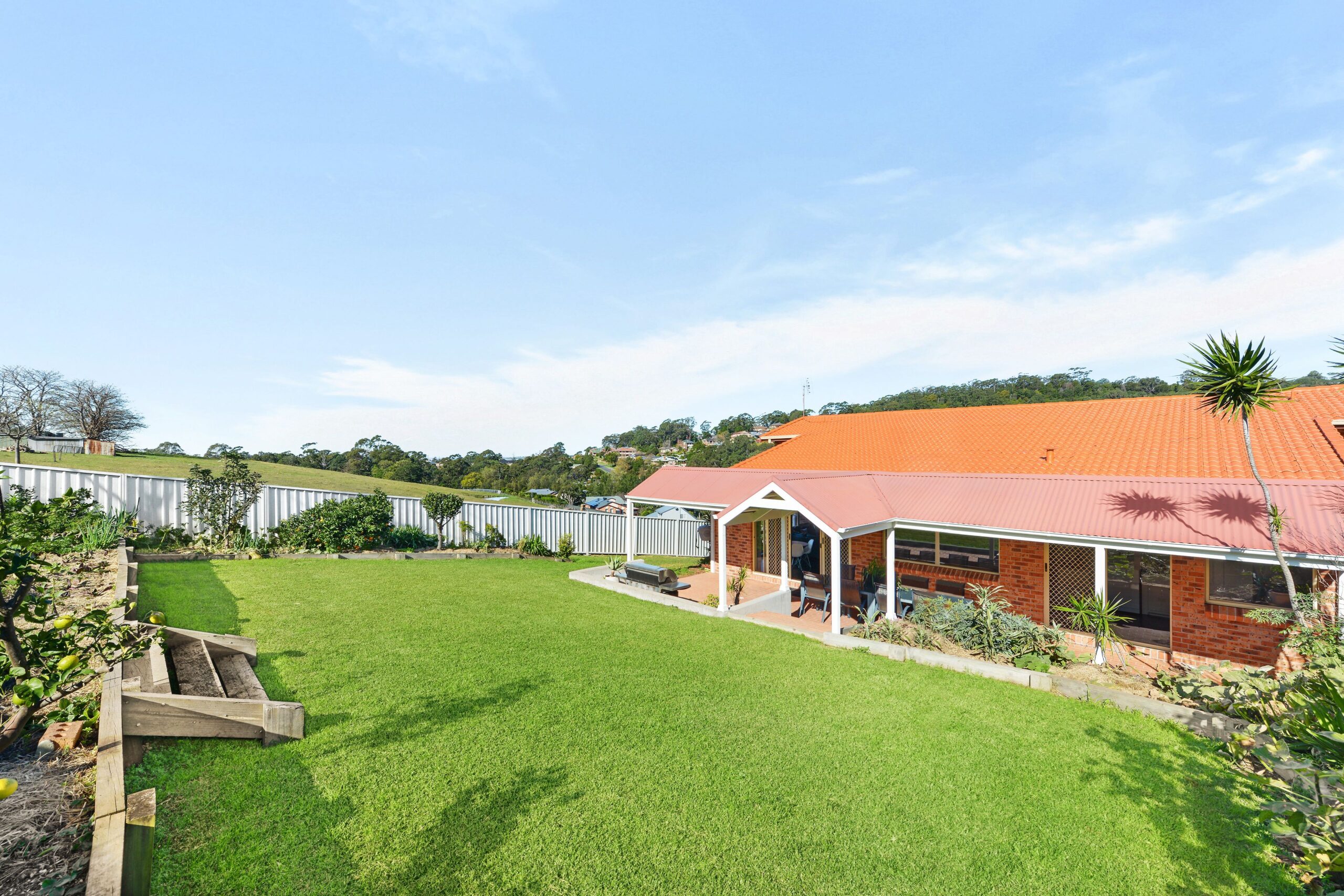 13 Coorung Close, Cordeaux Heights - Thumbnail 4