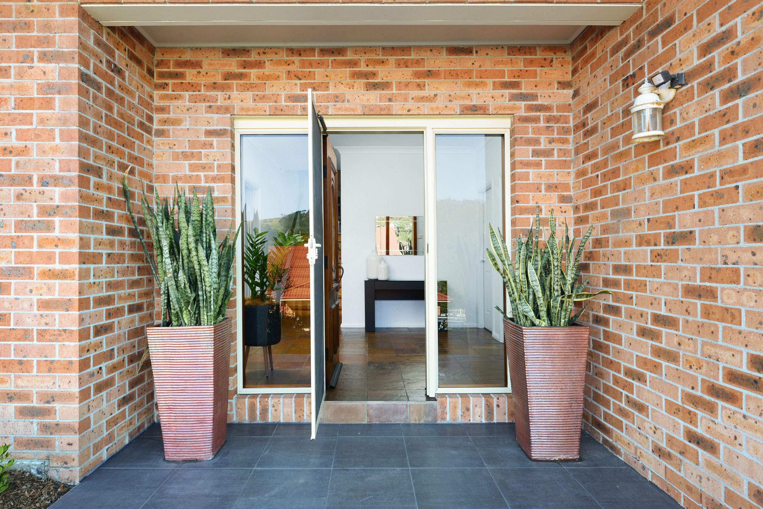 13 Coorung Close, Cordeaux Heights - Thumbnail 2