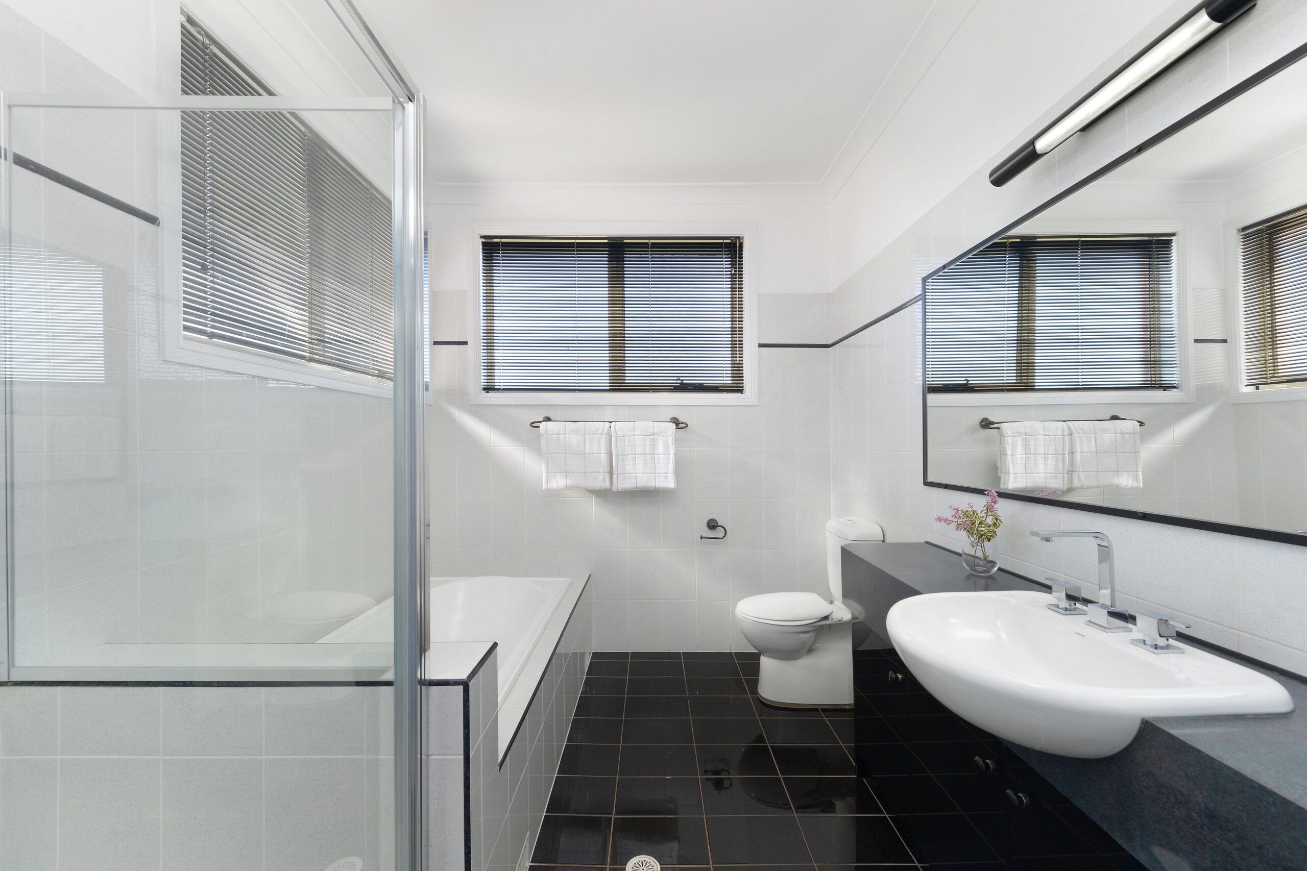 13 Coorung Close, Cordeaux Heights - Thumbnail 8