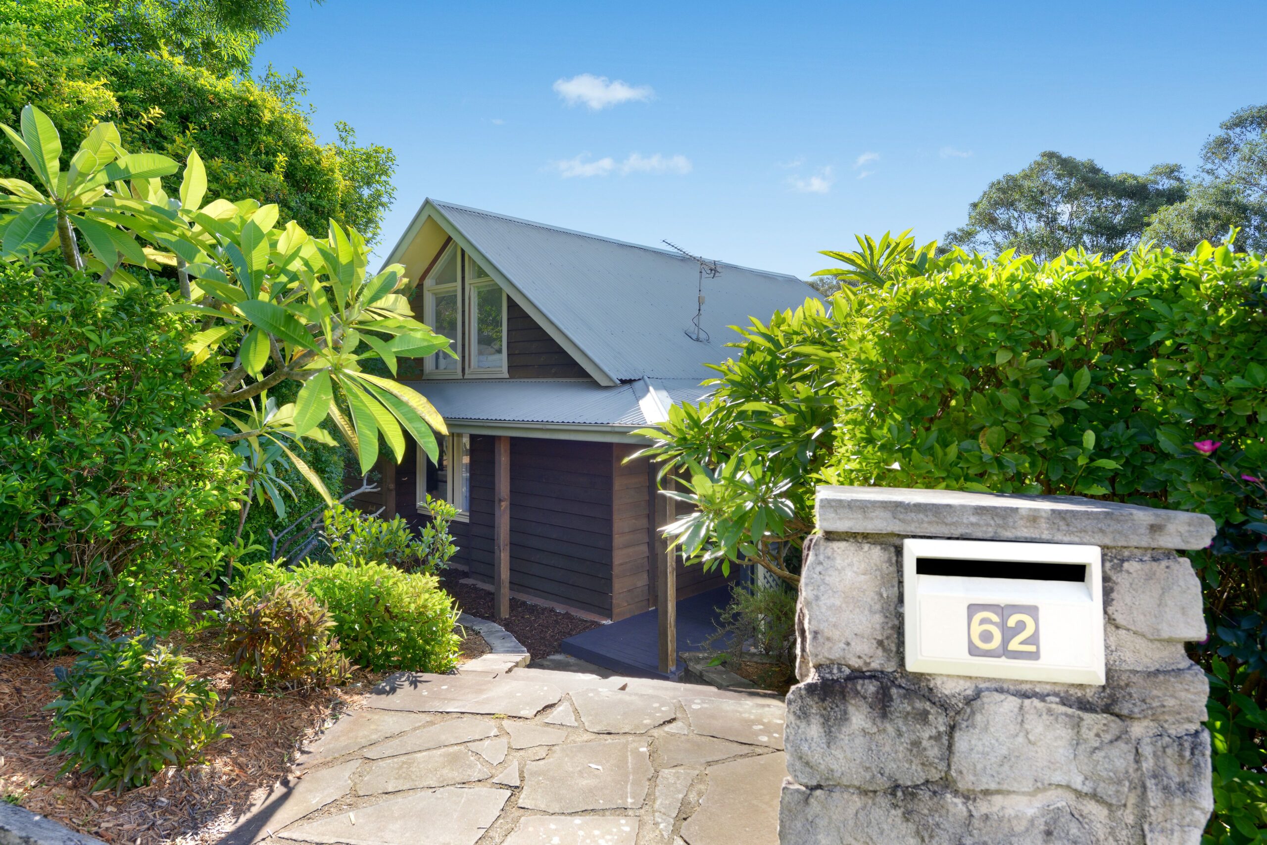 62 Tamarind Drive, Cordeaux Heights - Thumbnail 2