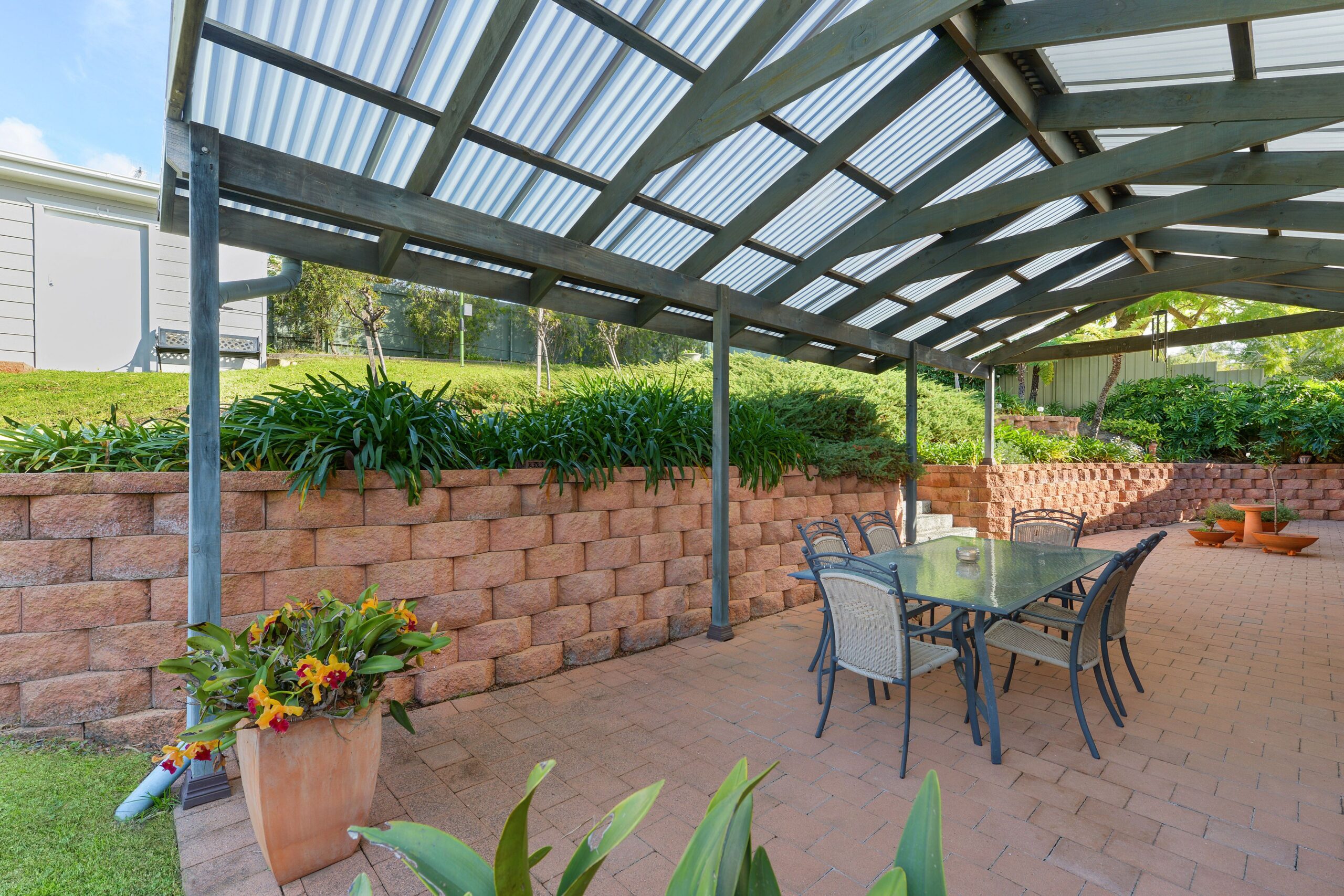 51 Iola Avenue, Farmborough Heights - Thumbnail 2