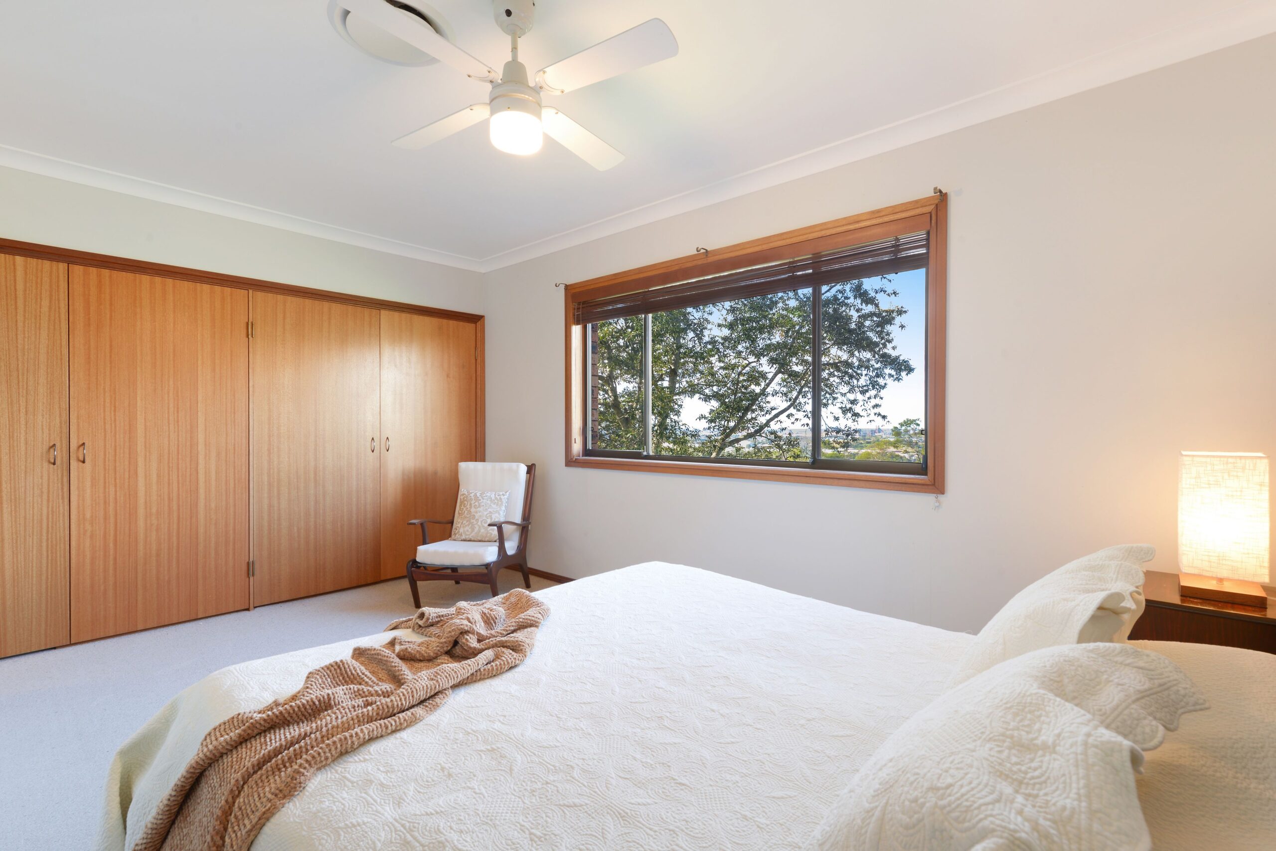 51 Iola Avenue, Farmborough Heights - Thumbnail 5