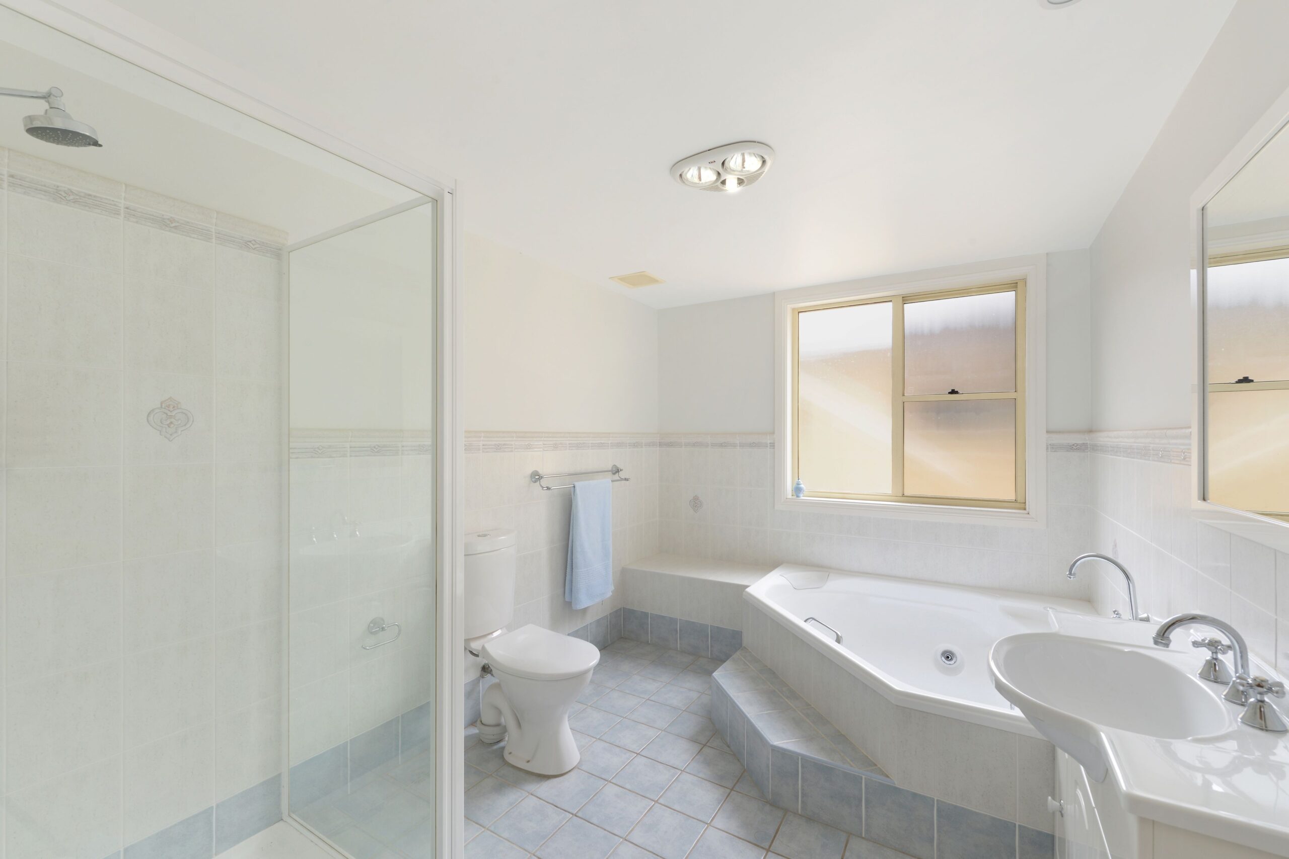 19 Dunstable Road, Farmborough Heights - Thumbnail 4