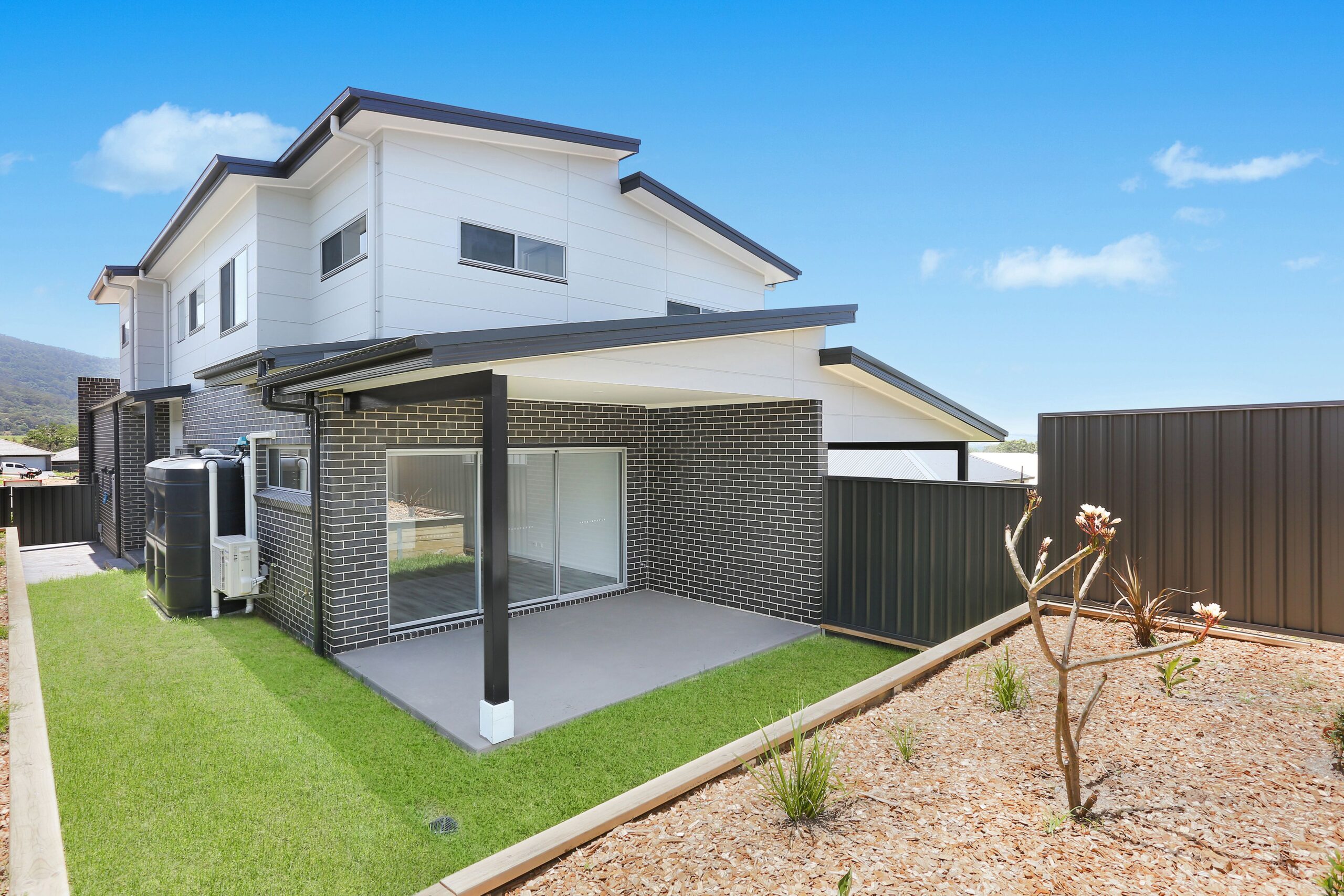 19B Lockheed Hudson Drive, Horsley - Thumbnail 2