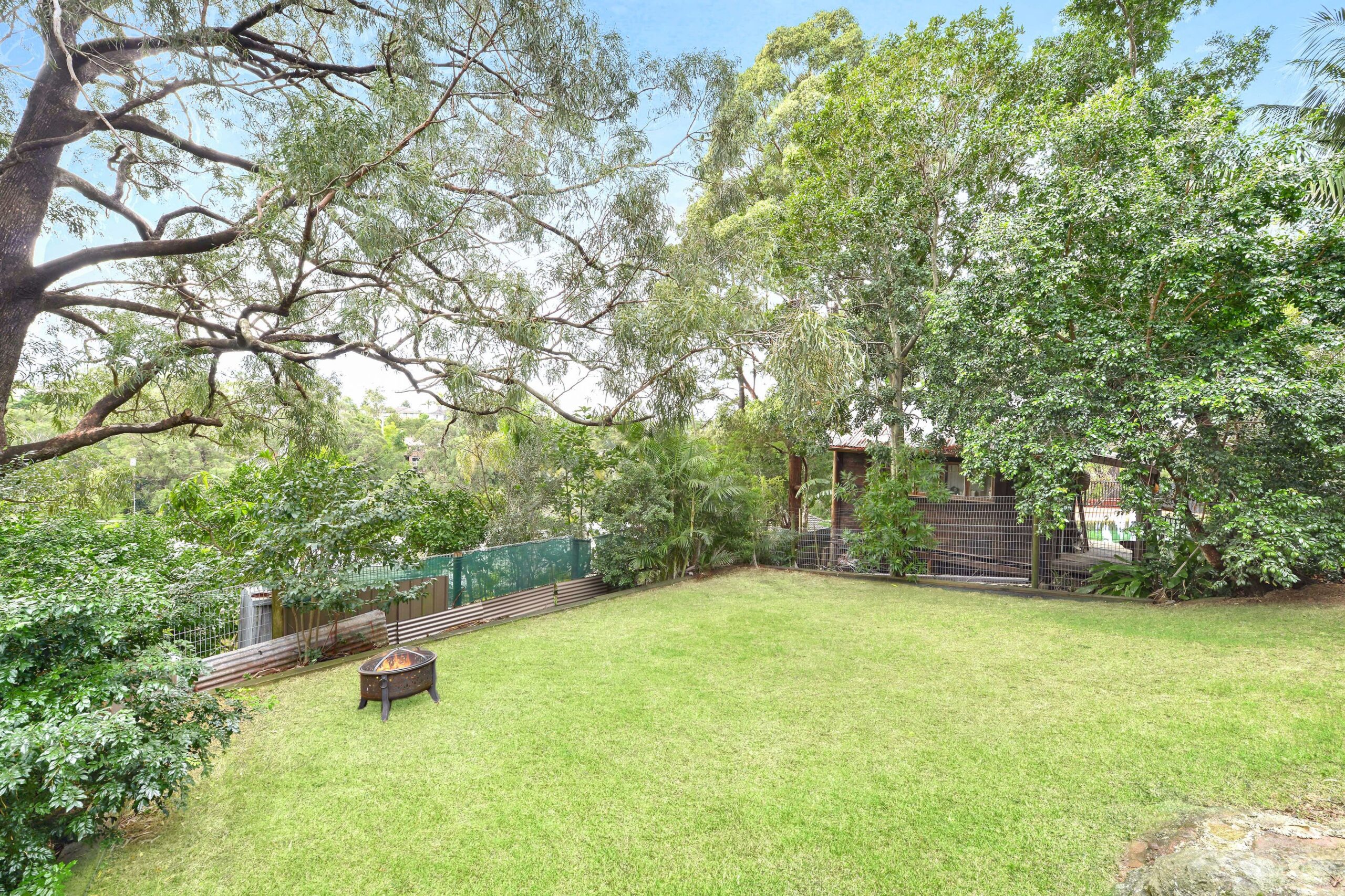 98 Iola Avenue, Farmborough Heights - Thumbnail 3