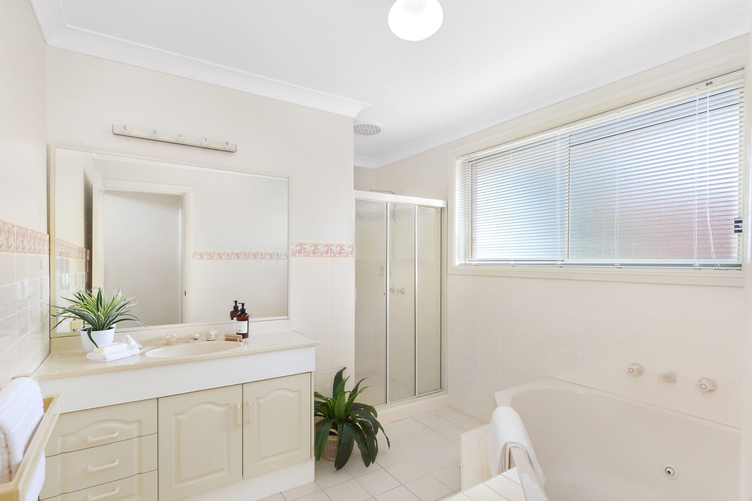 97 Staff Road, Cordeaux Heights - Thumbnail 4