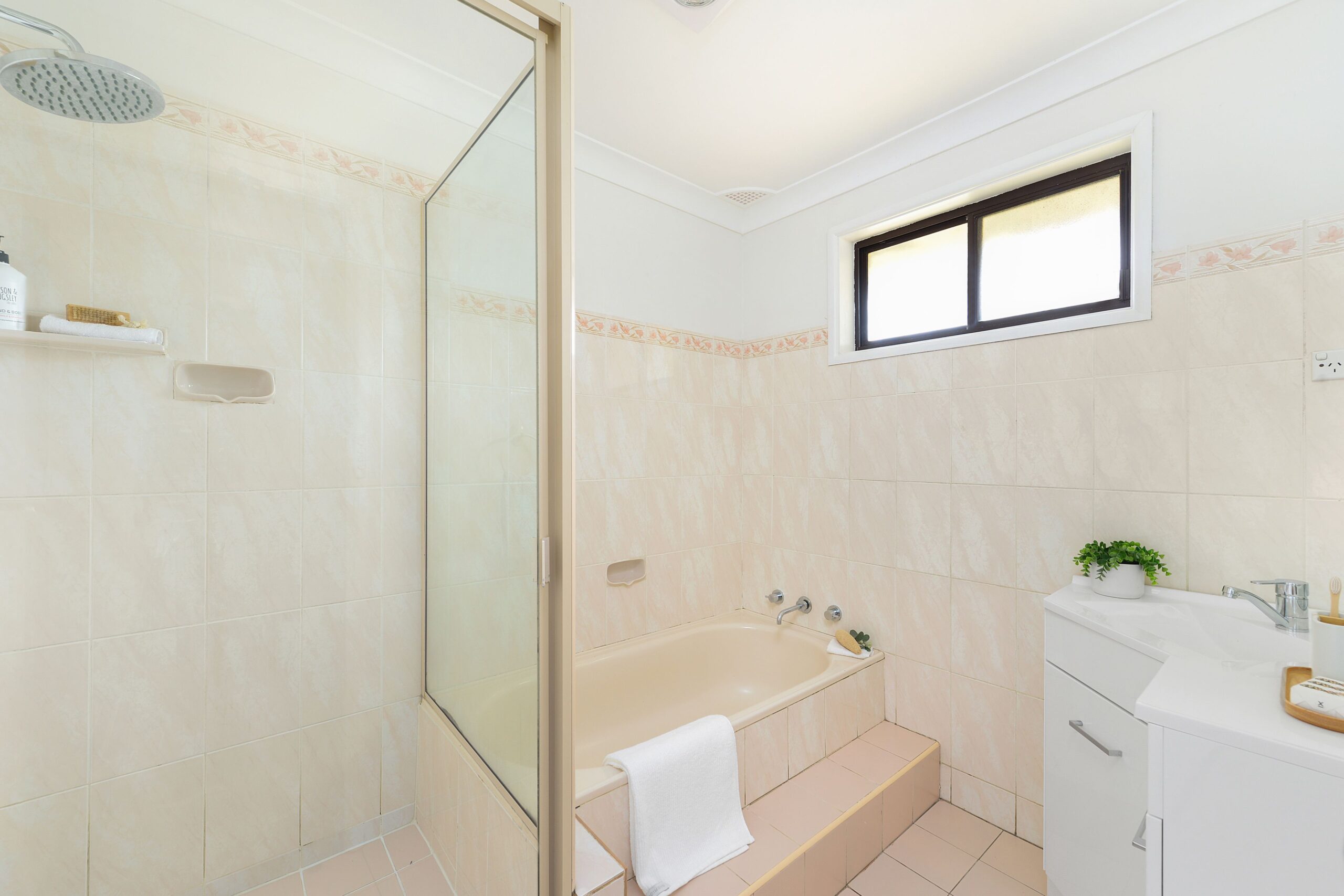 24 Garden Avenue, Figtree - Thumbnail 3
