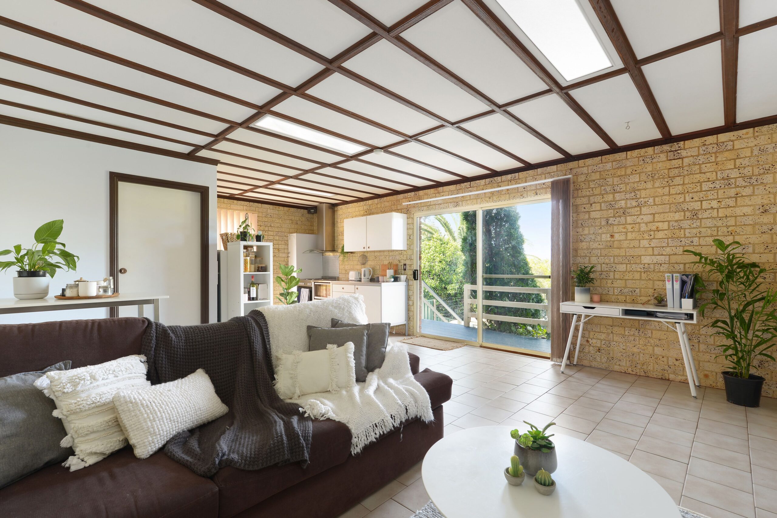 32 Plumwood Crescent, Cordeaux Heights - Thumbnail 2