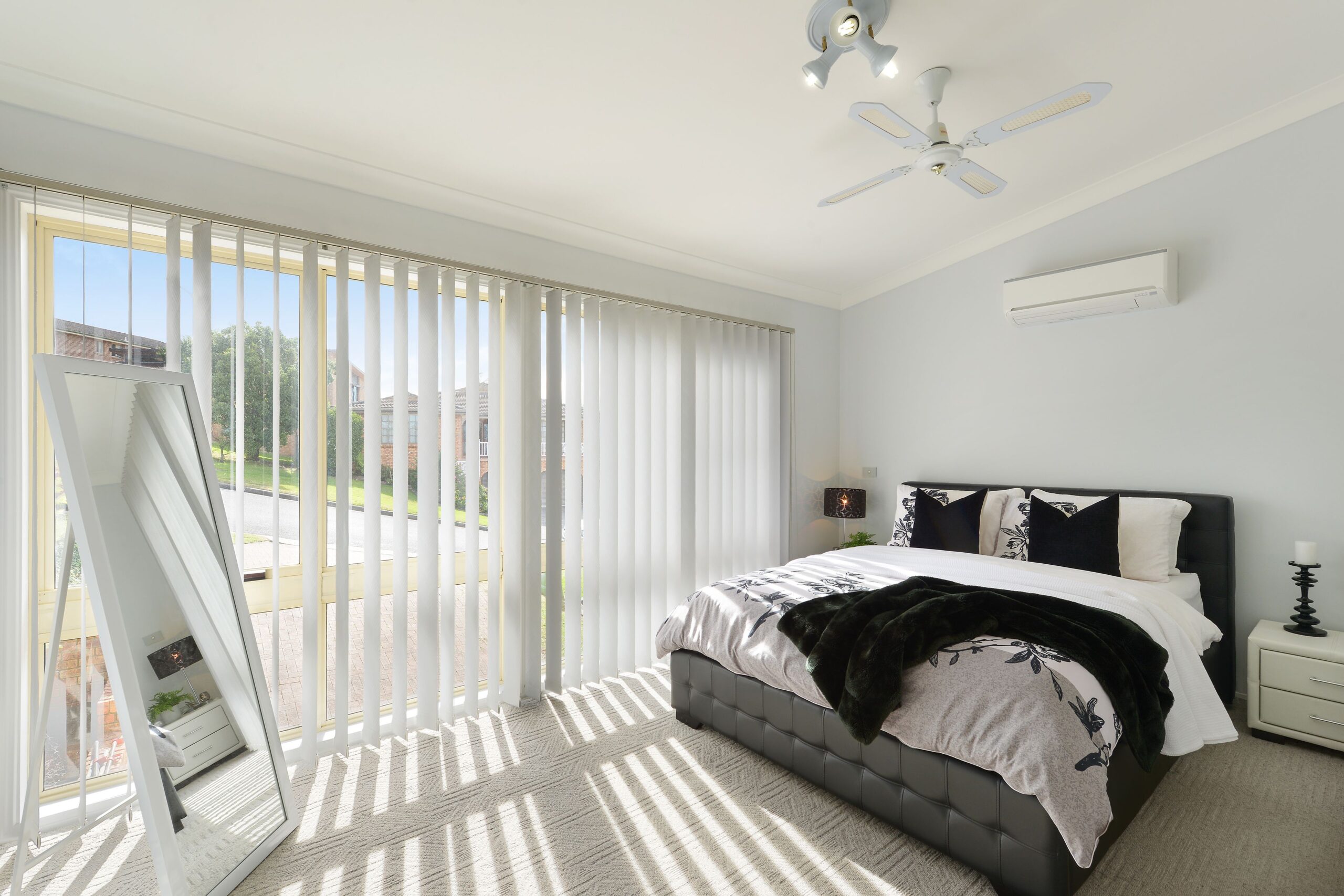 32 Plumwood Crescent, Cordeaux Heights - Thumbnail 4