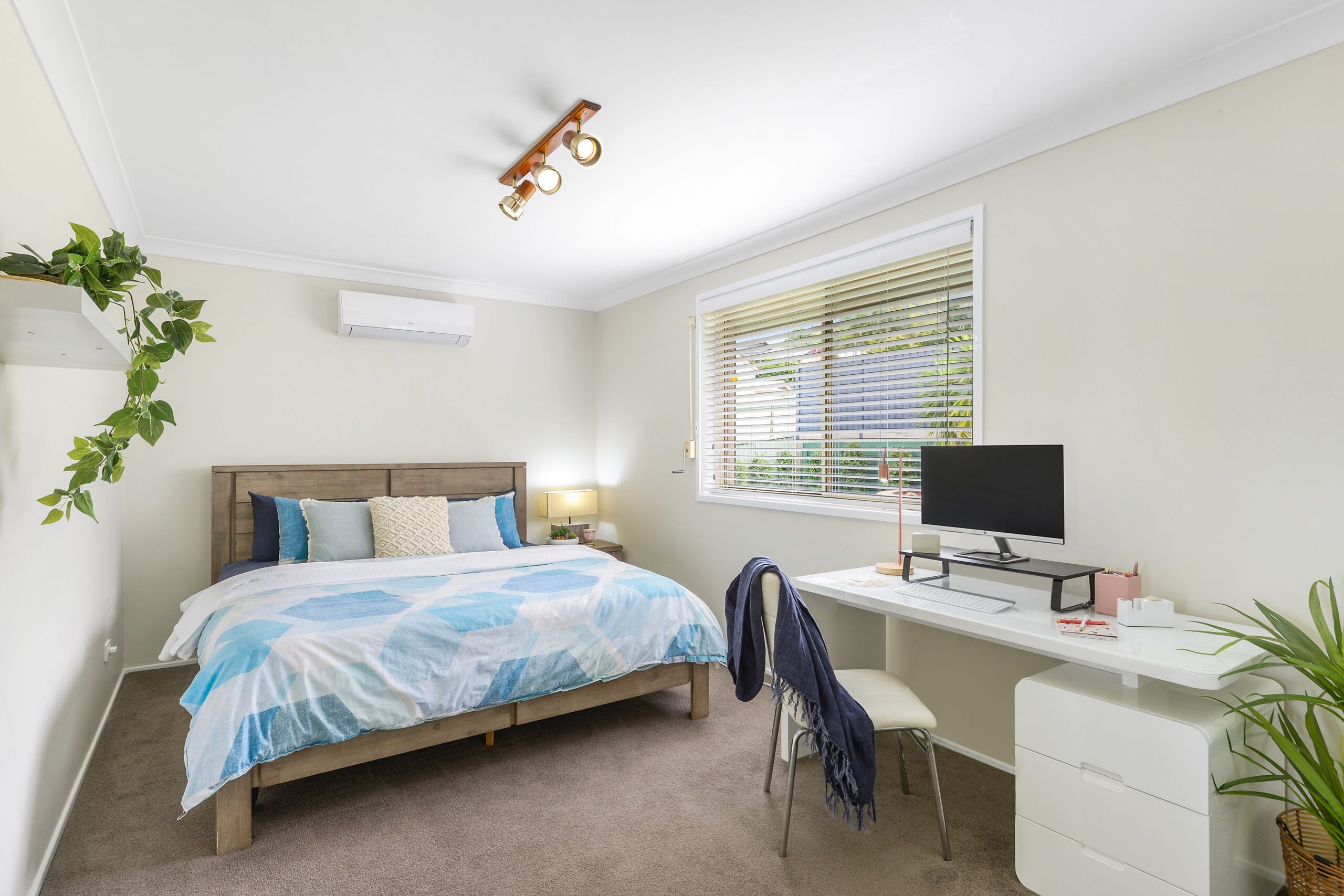76 Coachwood Drive, Cordeaux Heights - Thumbnail 2