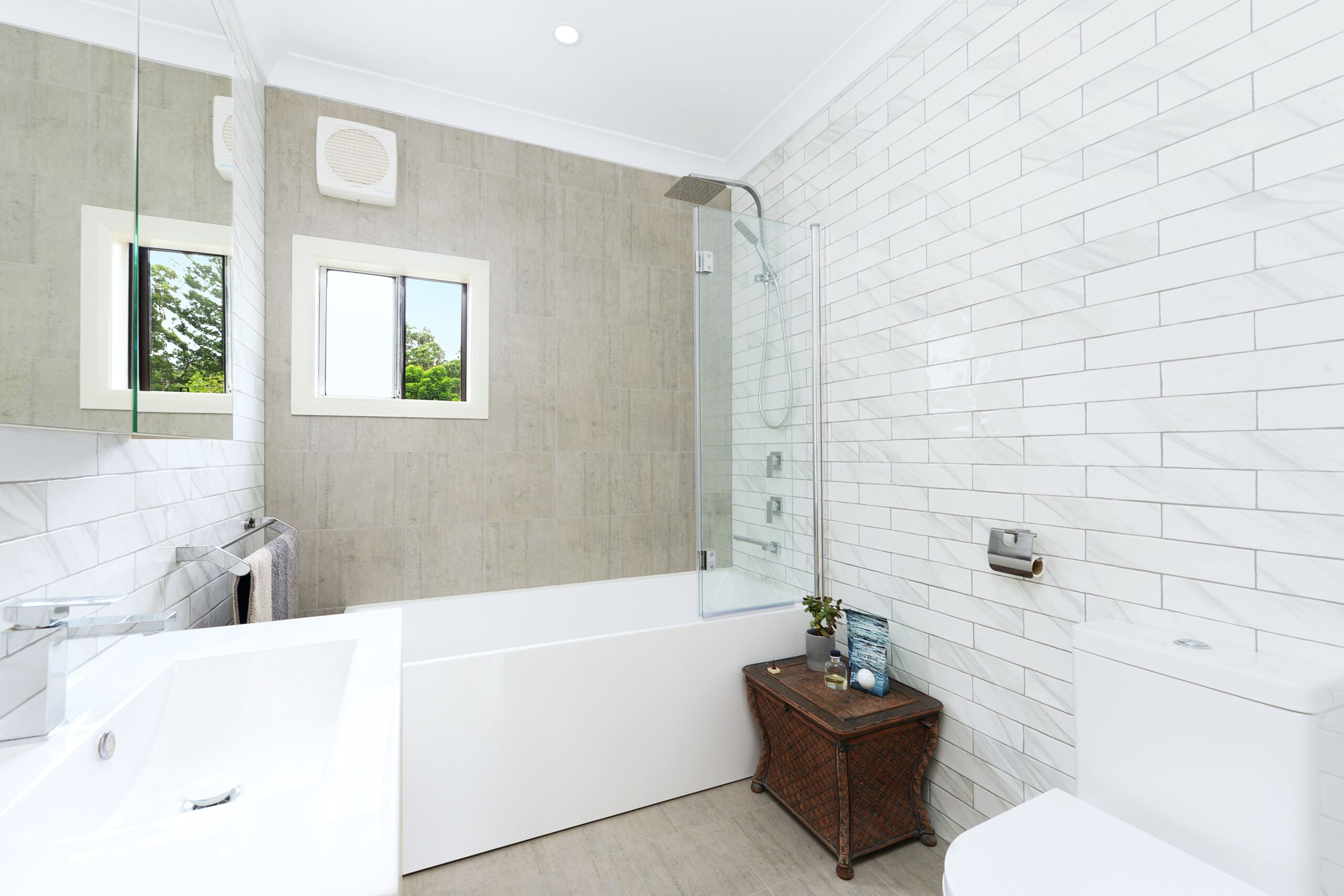 41 Eastern Avenue, Mangerton - Thumbnail 2