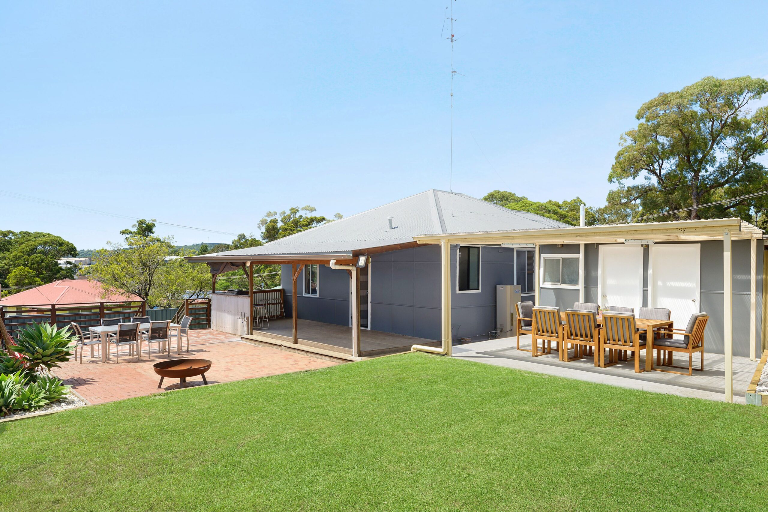 60 Blackman Parade, Unanderra - Thumbnail 2
