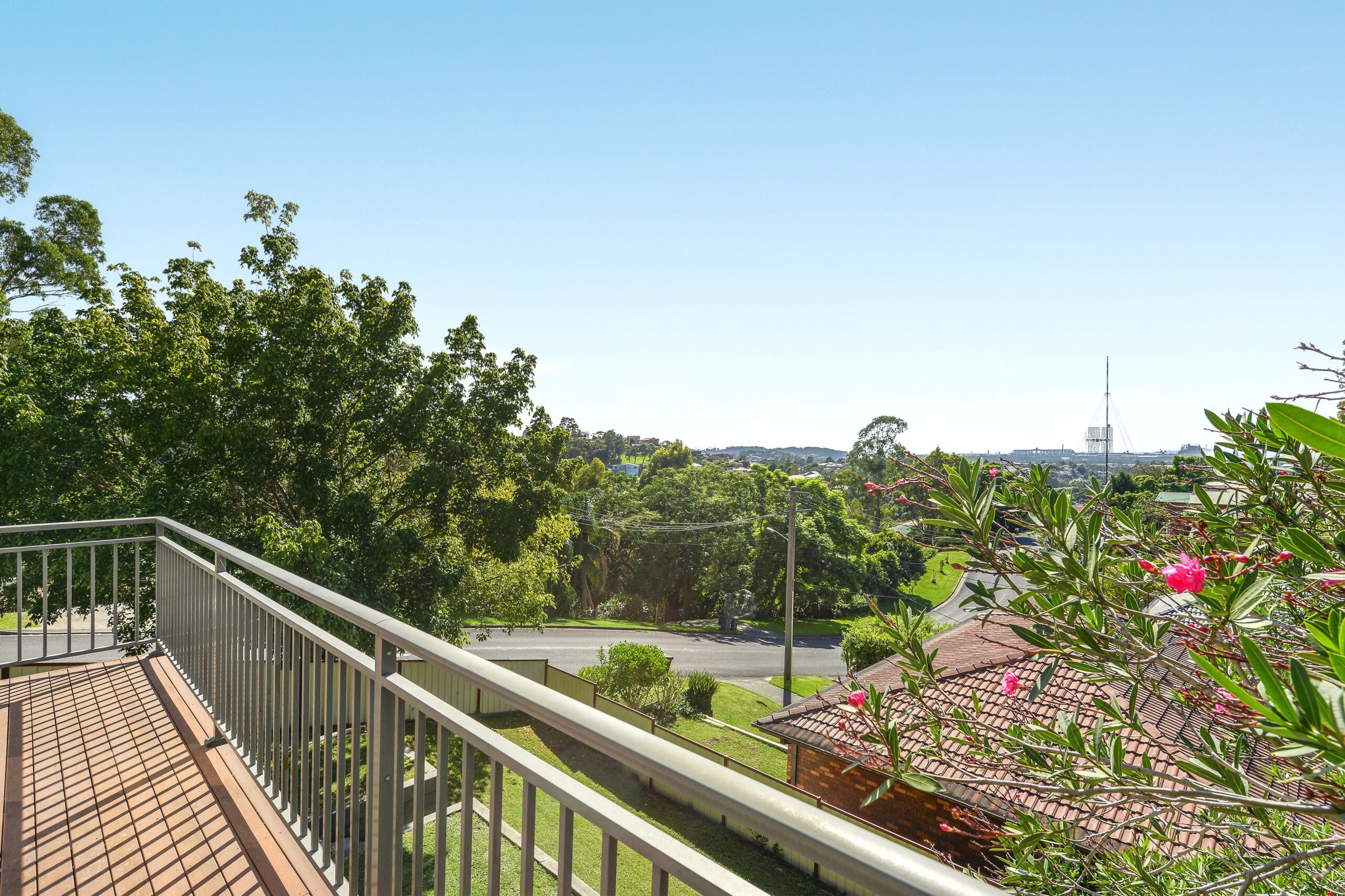 1 Vista Avenue, Farmborough Heights - Thumbnail 5