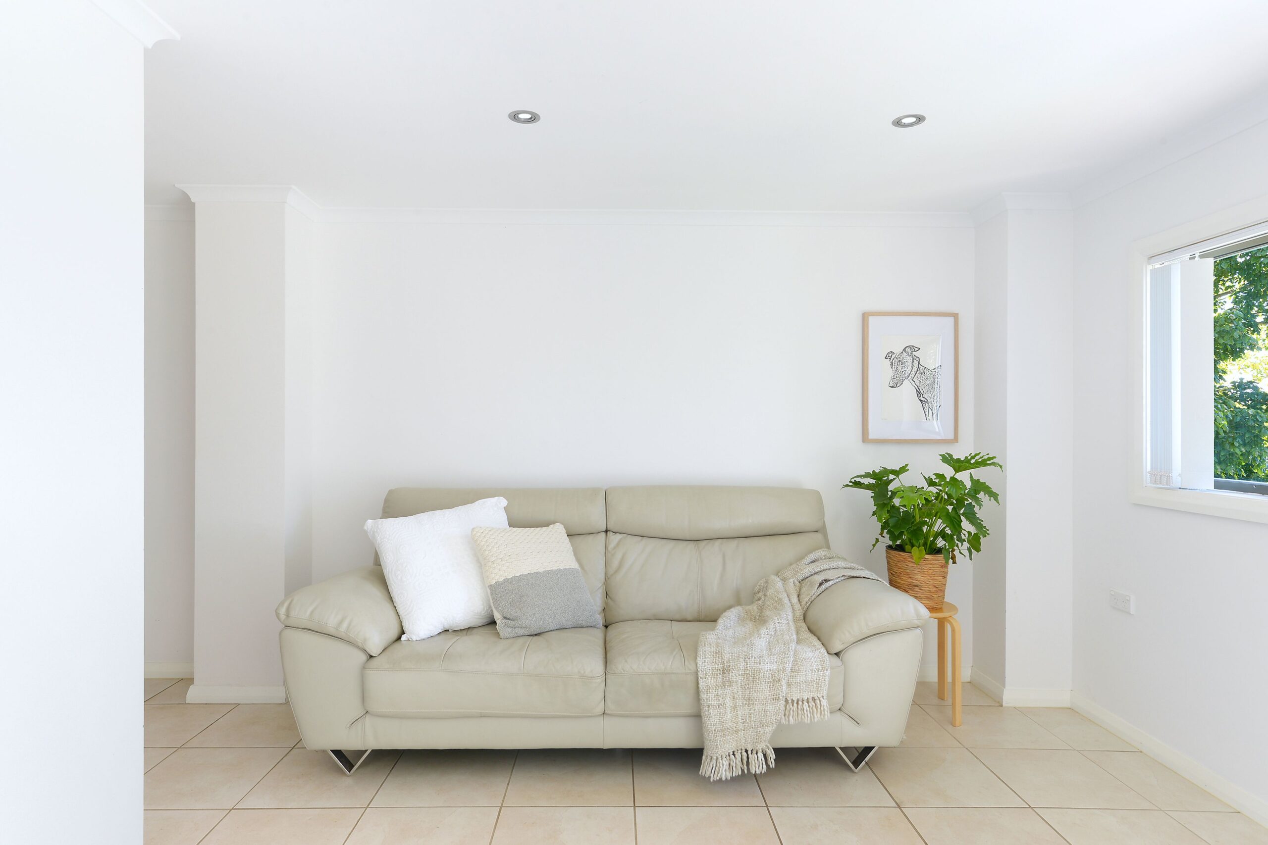 1 Vista Avenue, Farmborough Heights - Thumbnail 2