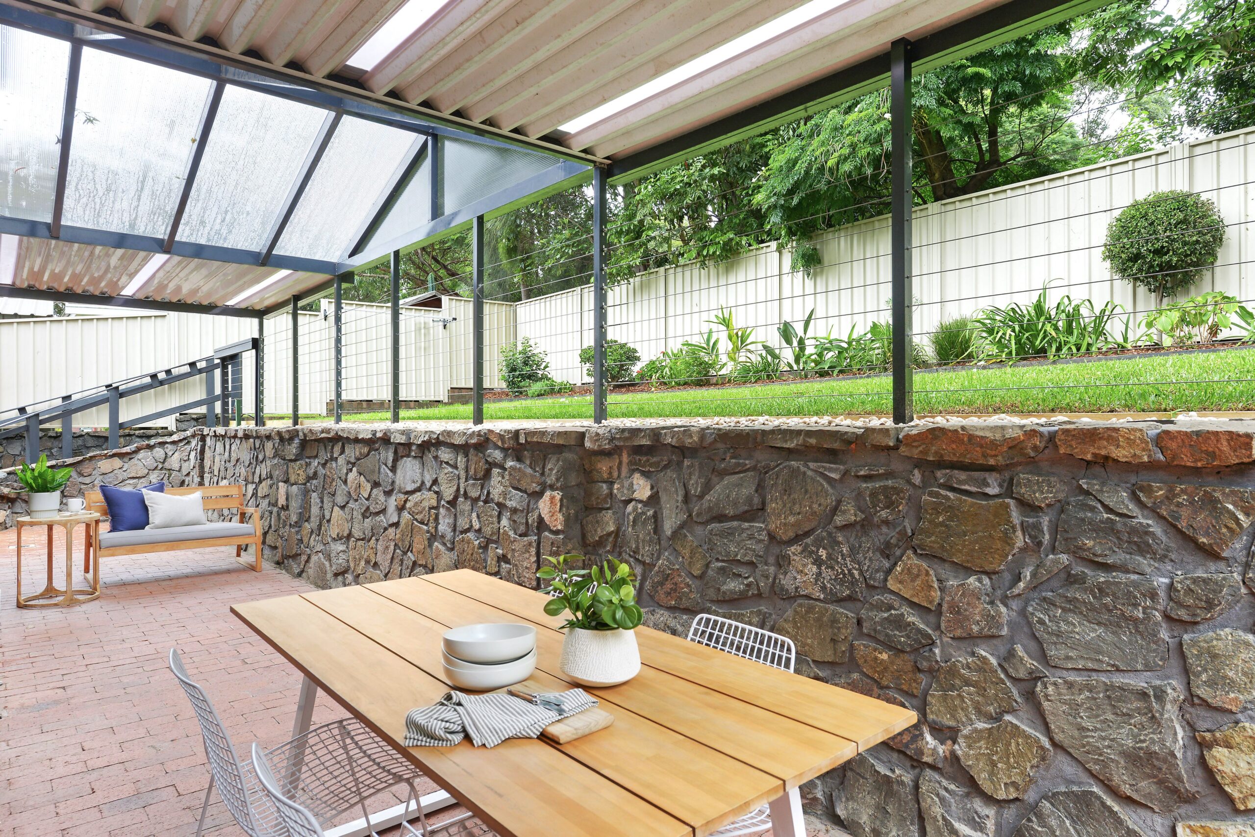 151 Derribong Drive, Cordeaux Heights - Thumbnail 2
