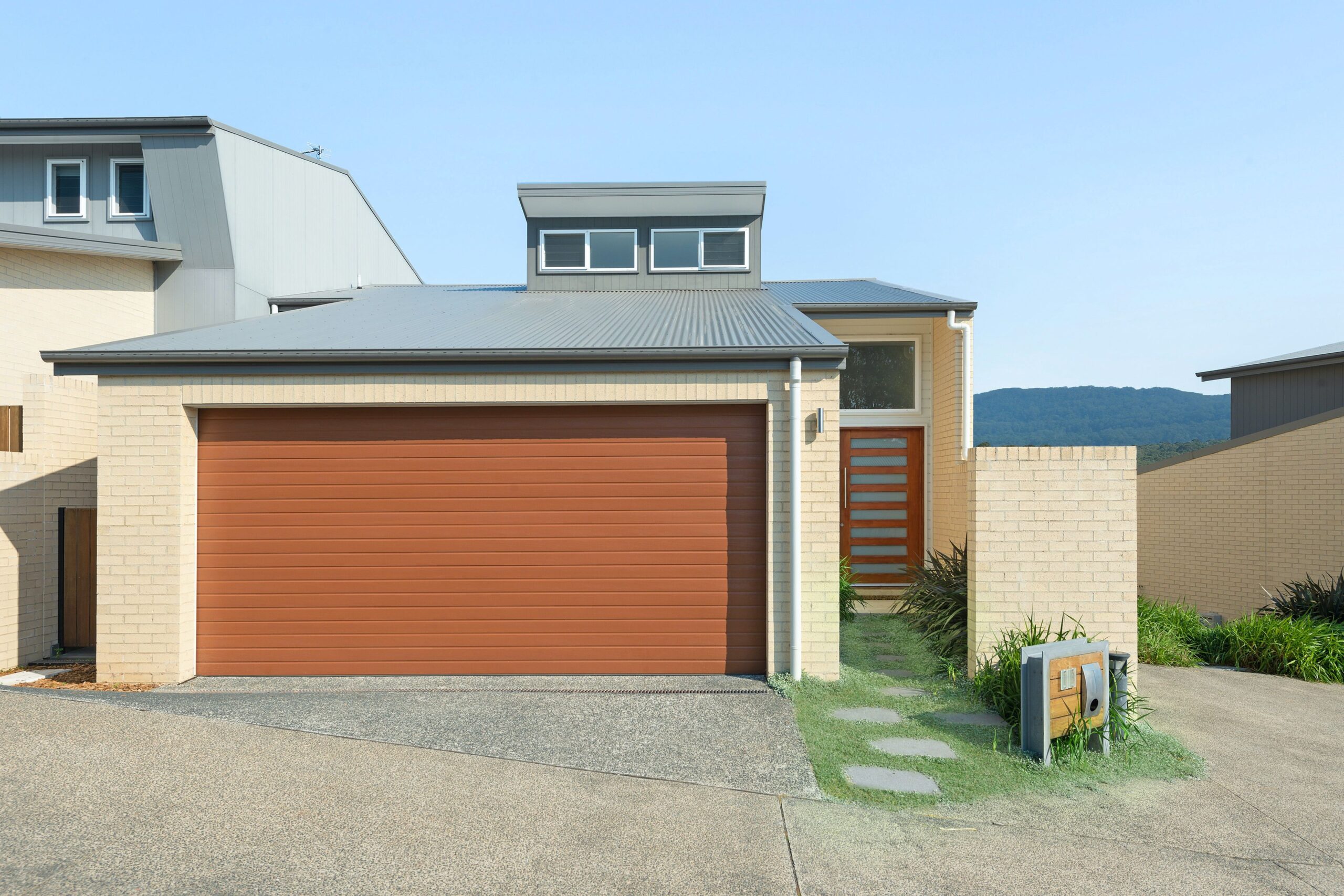 13/33 William Davies Drive, Figtree - Image 1