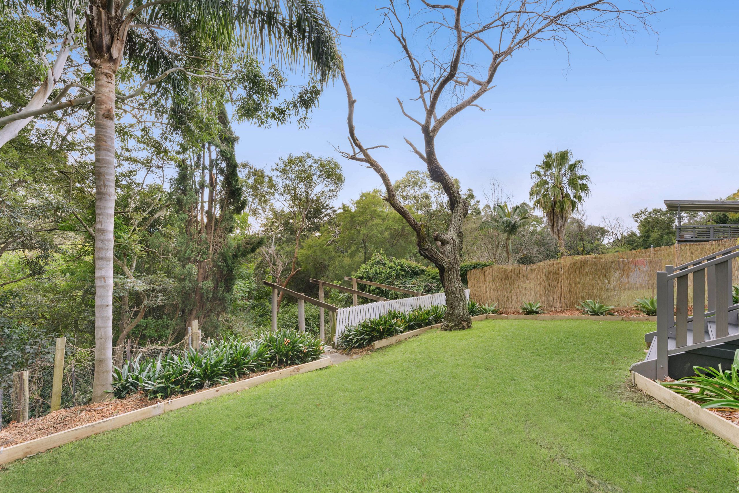 49 Ashley Avenue, Farmborough Heights - Thumbnail 2