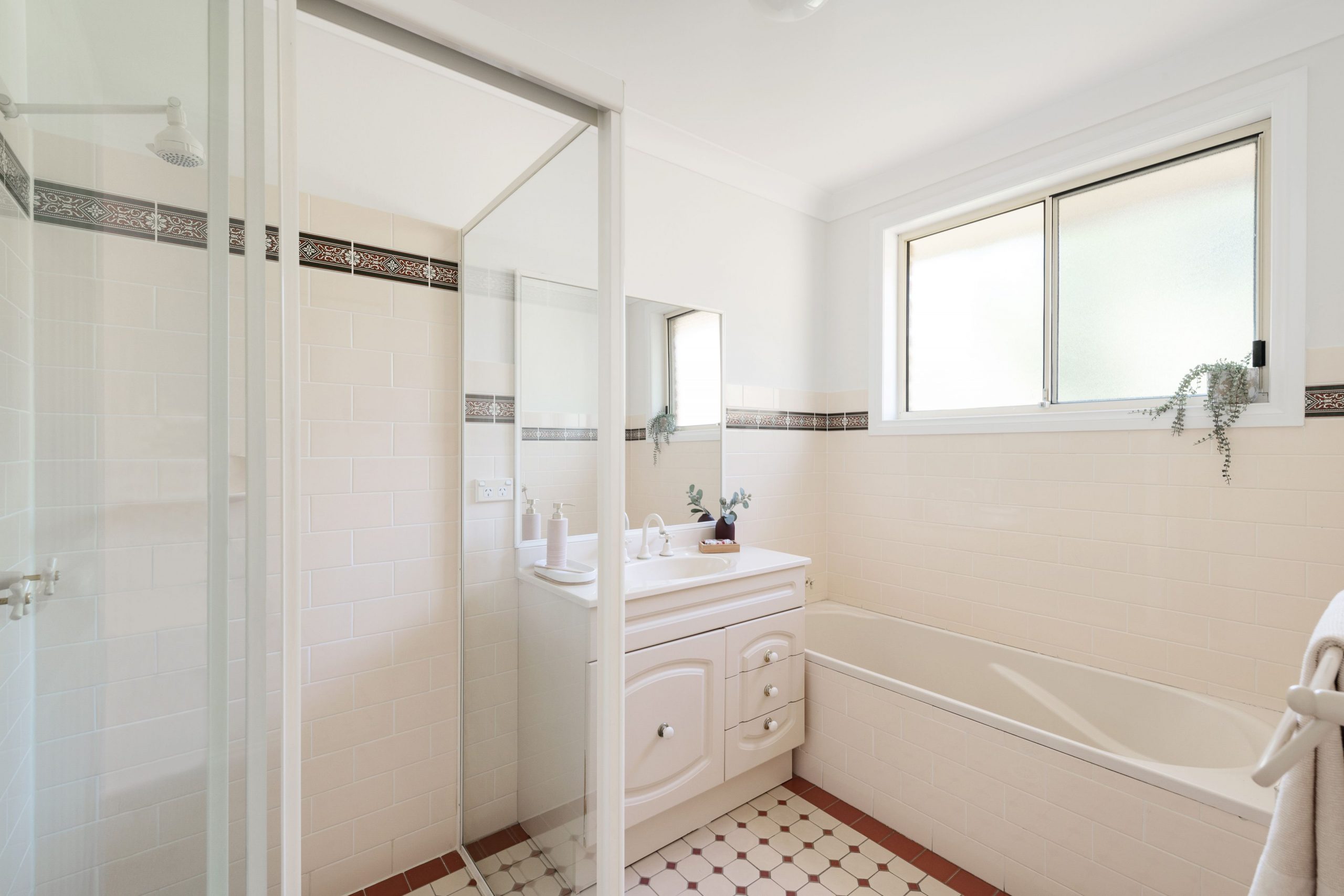 1/8 Hunter Street, Balgownie - Thumbnail 3