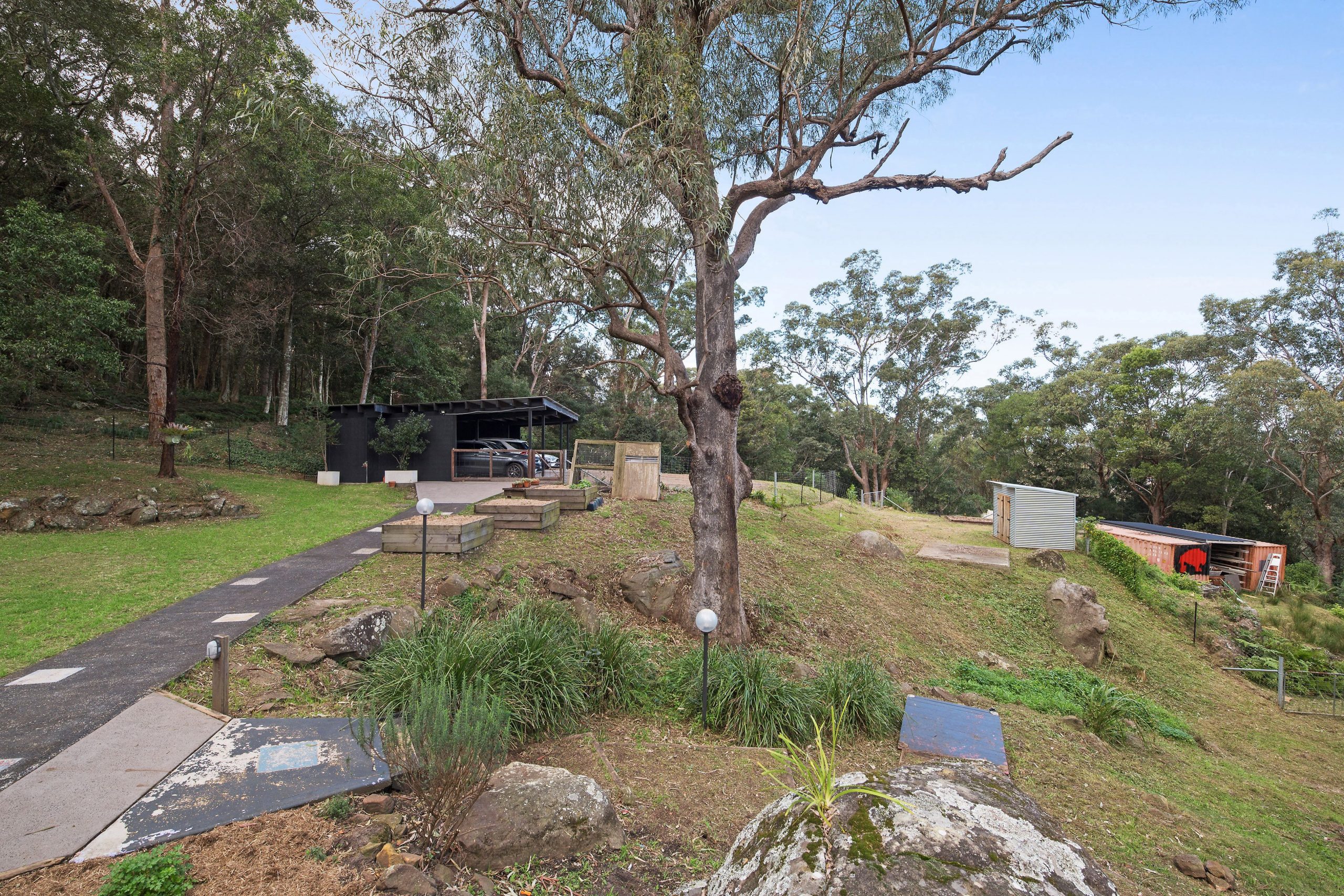 147 Koloona Avenue, Mount Keira - Thumbnail 2