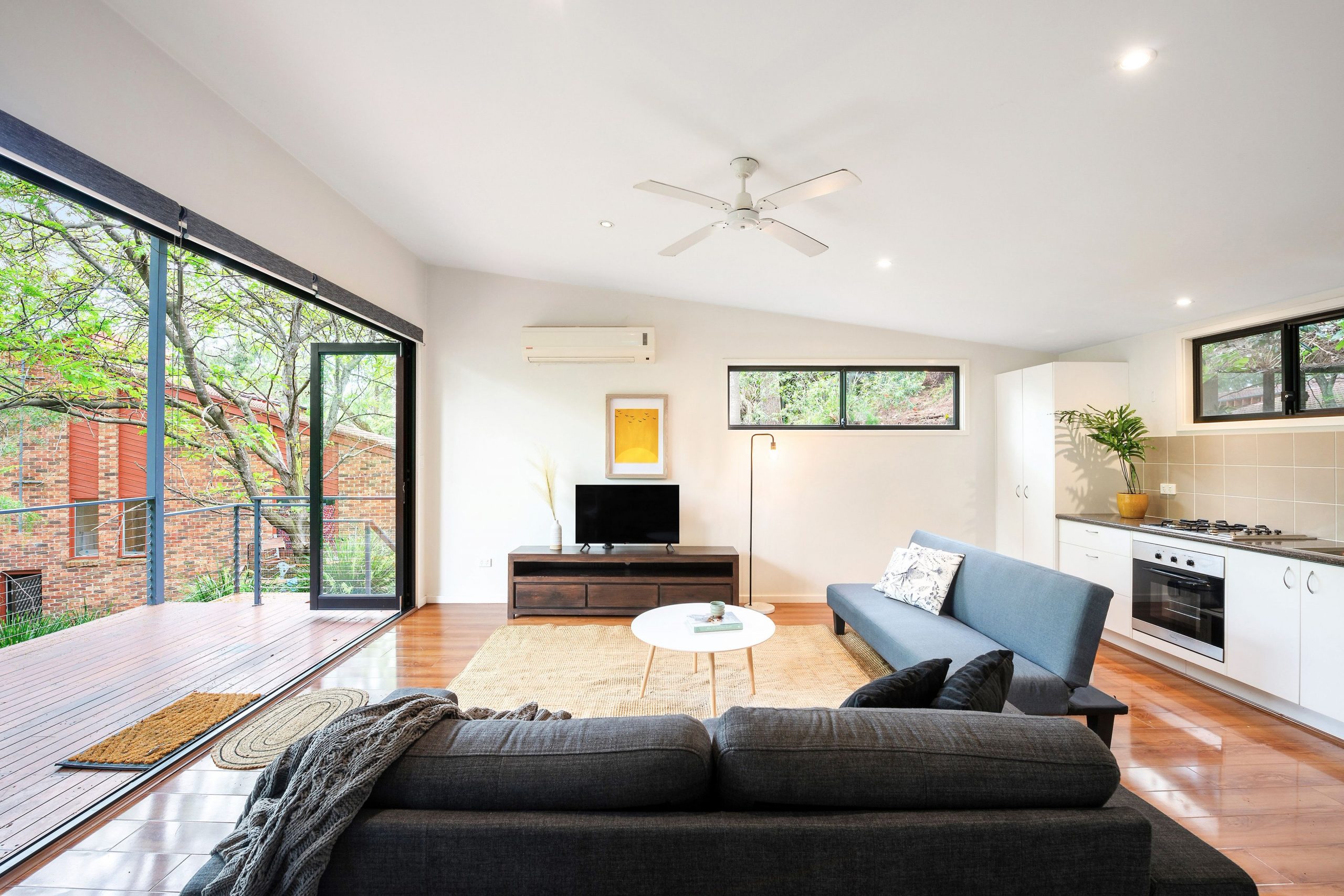 4 Koombala Grove, Cordeaux Heights - Thumbnail 4