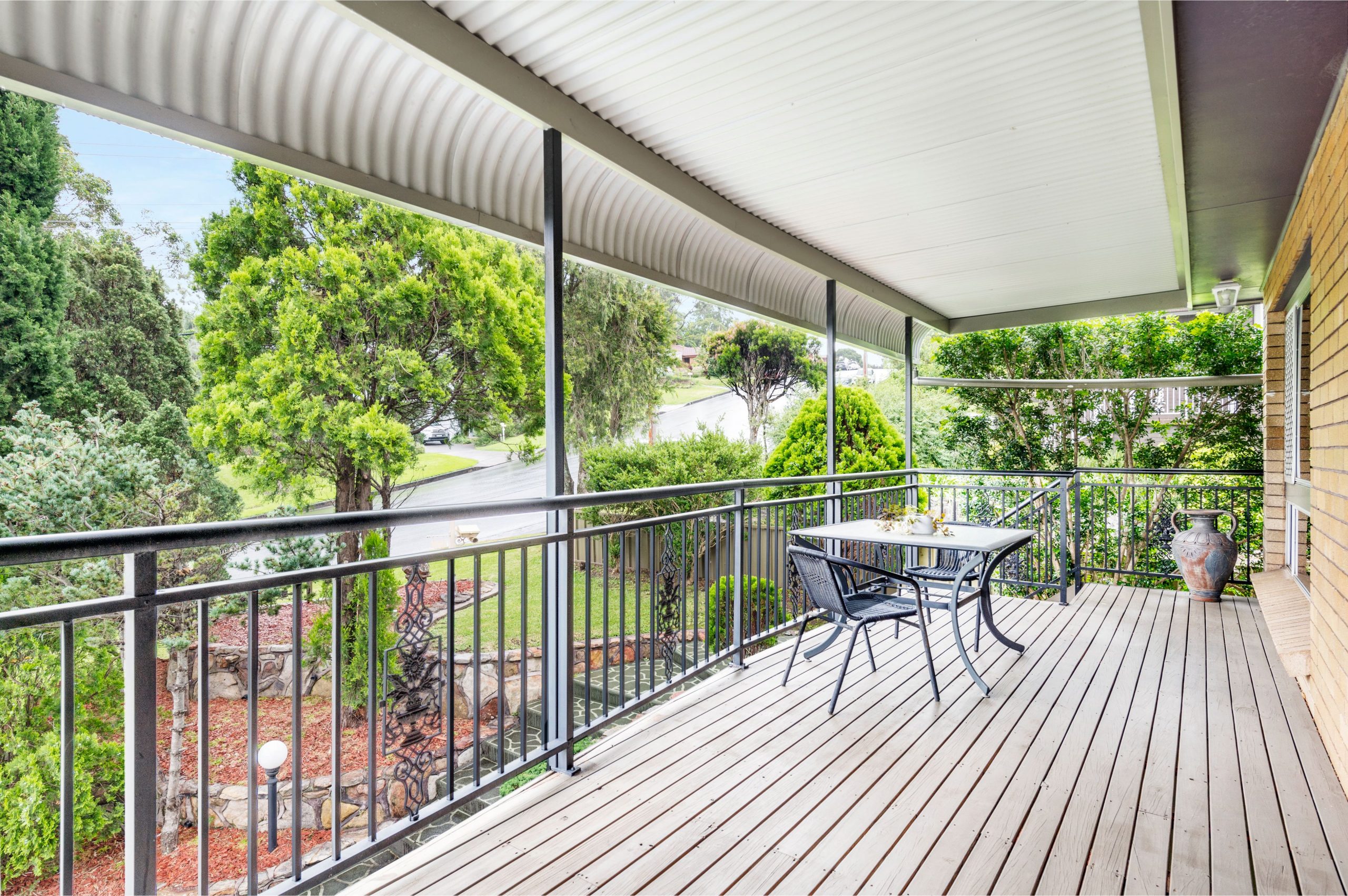29 Fairloch Avenue, Farmborough Heights - Thumbnail 2