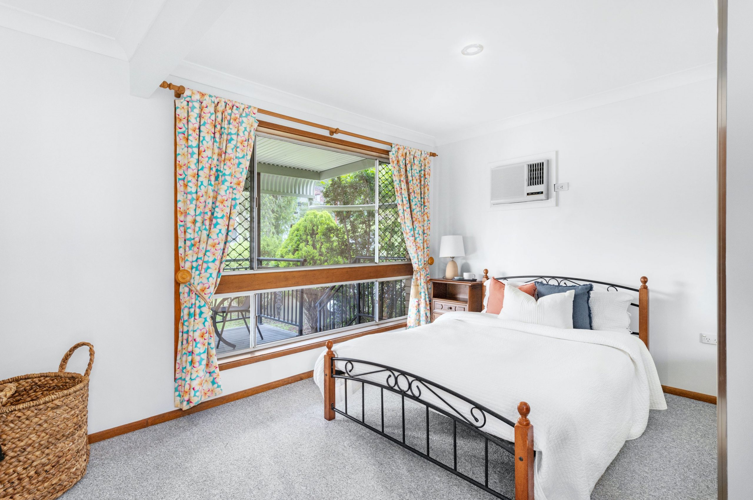 29 Fairloch Avenue, Farmborough Heights - Thumbnail 3