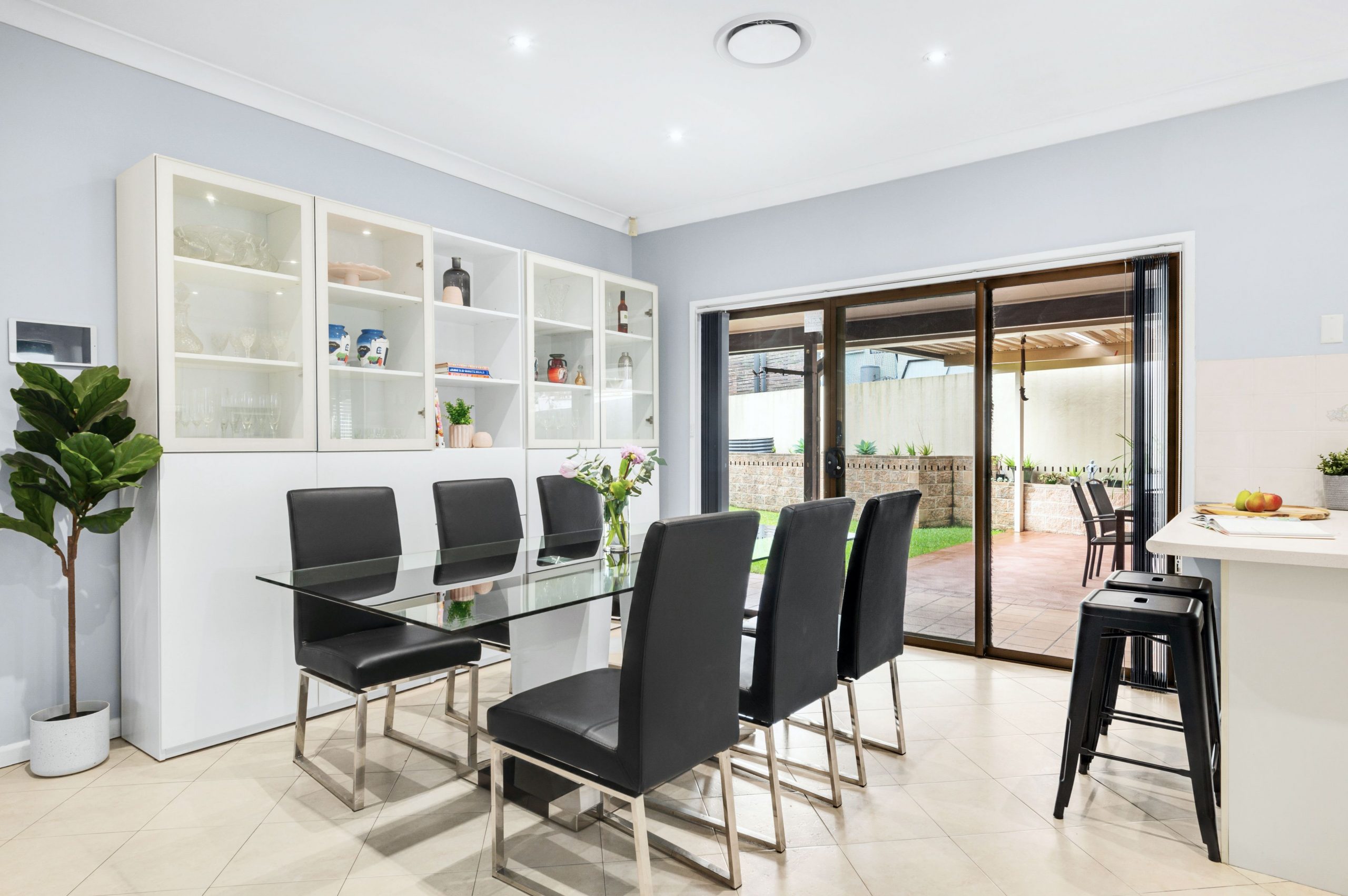 16 Derribong Drive, Cordeaux Heights - Thumbnail 8