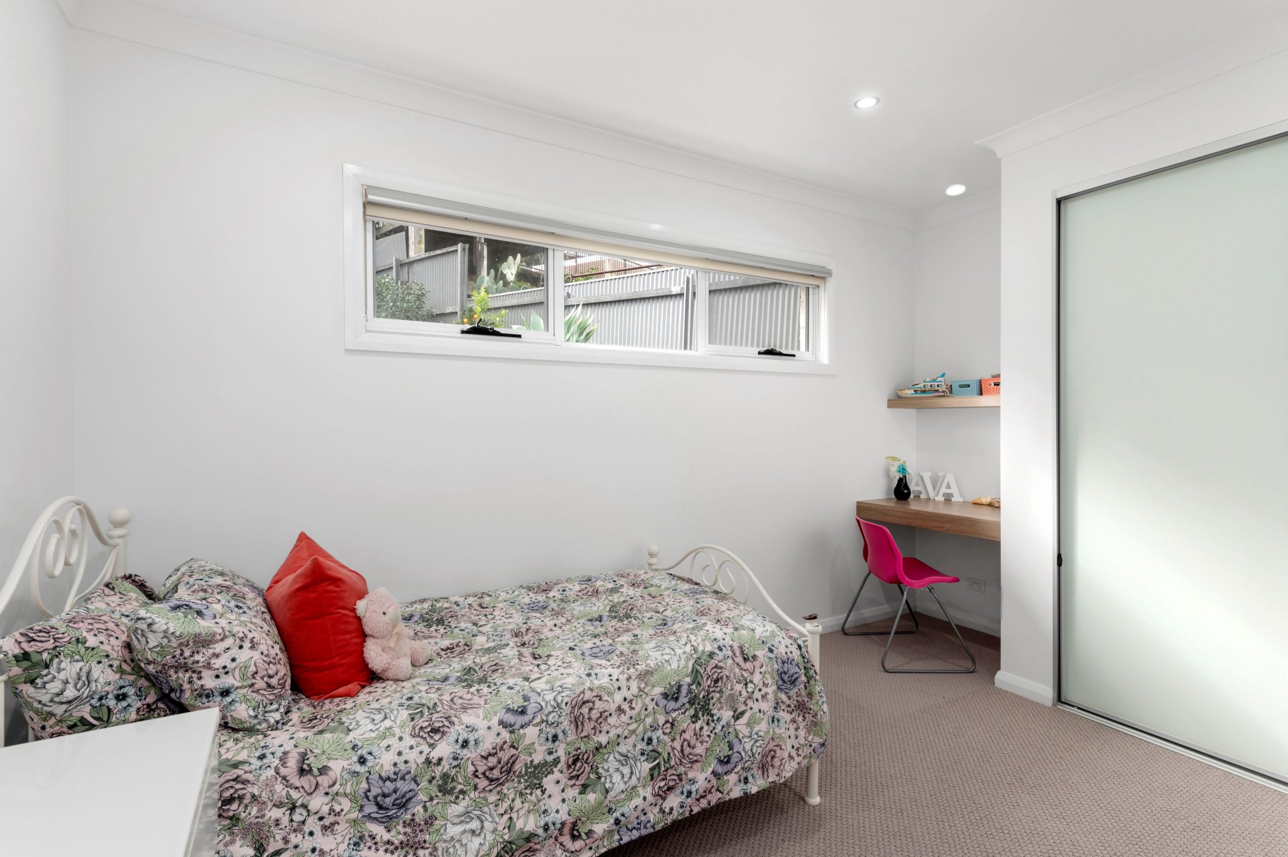 14A Murrogun Crescent, Farmborough Heights - Image 1