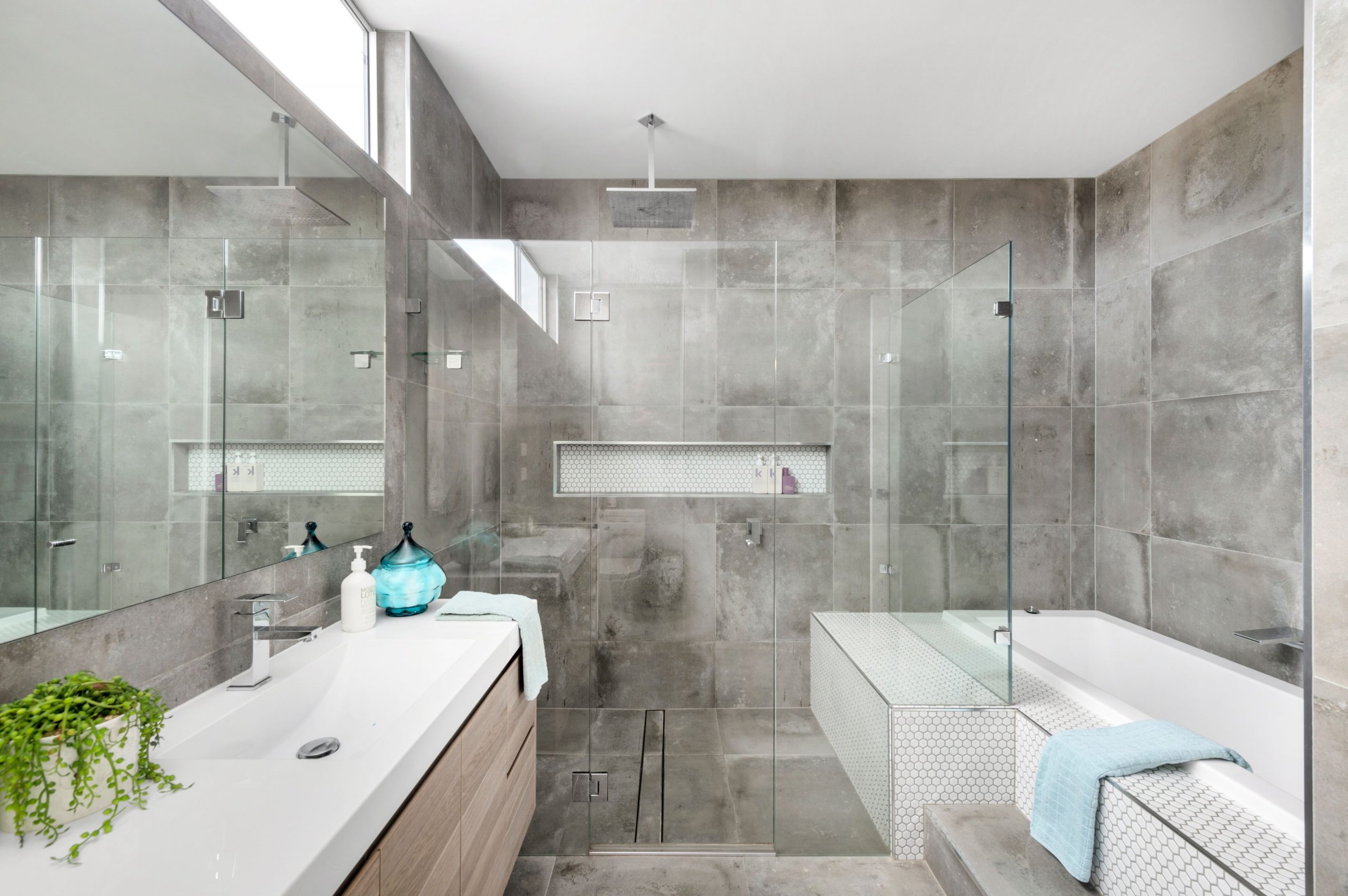 14A Murrogun Crescent, Farmborough Heights - Thumbnail 2