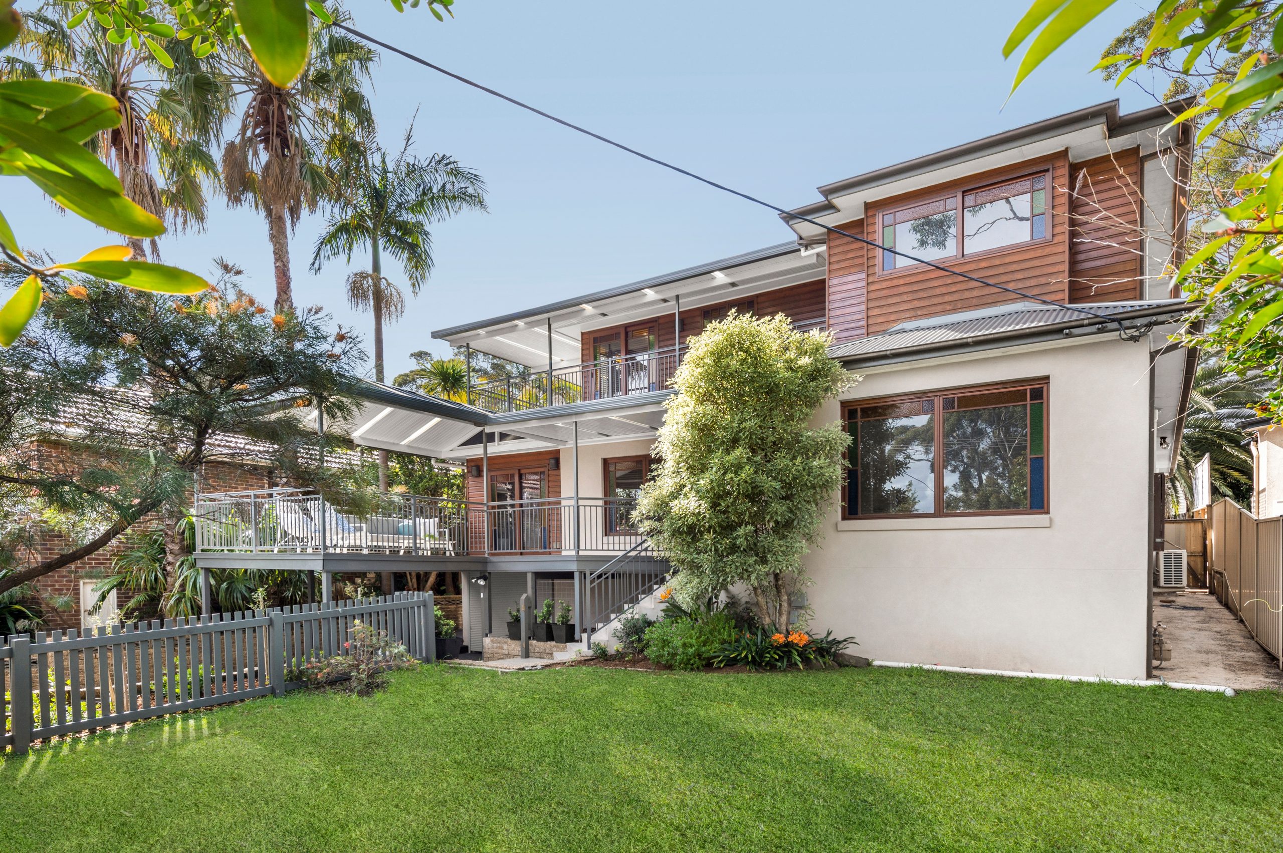 9 Holmden Avenue