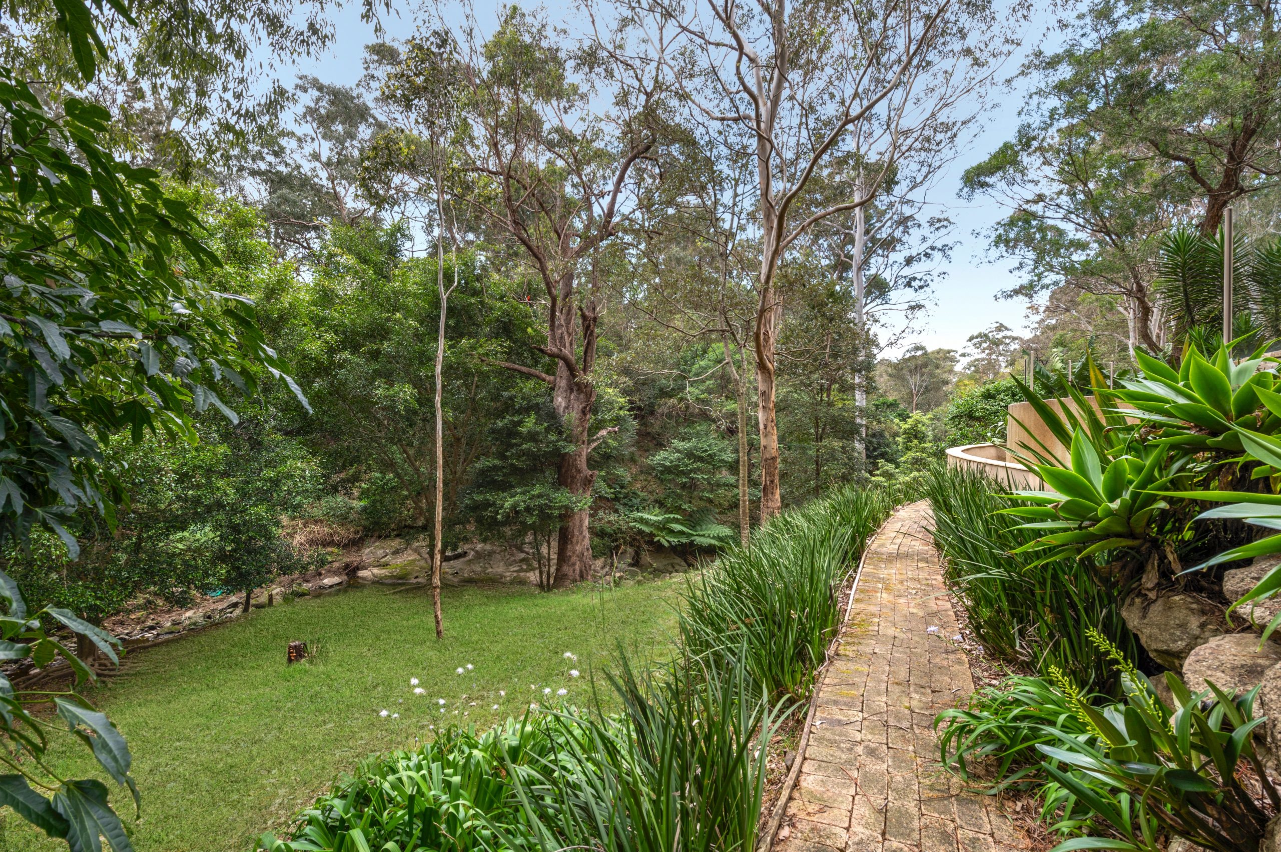 162 Derribong Drive, Cordeaux Heights - Thumbnail 4