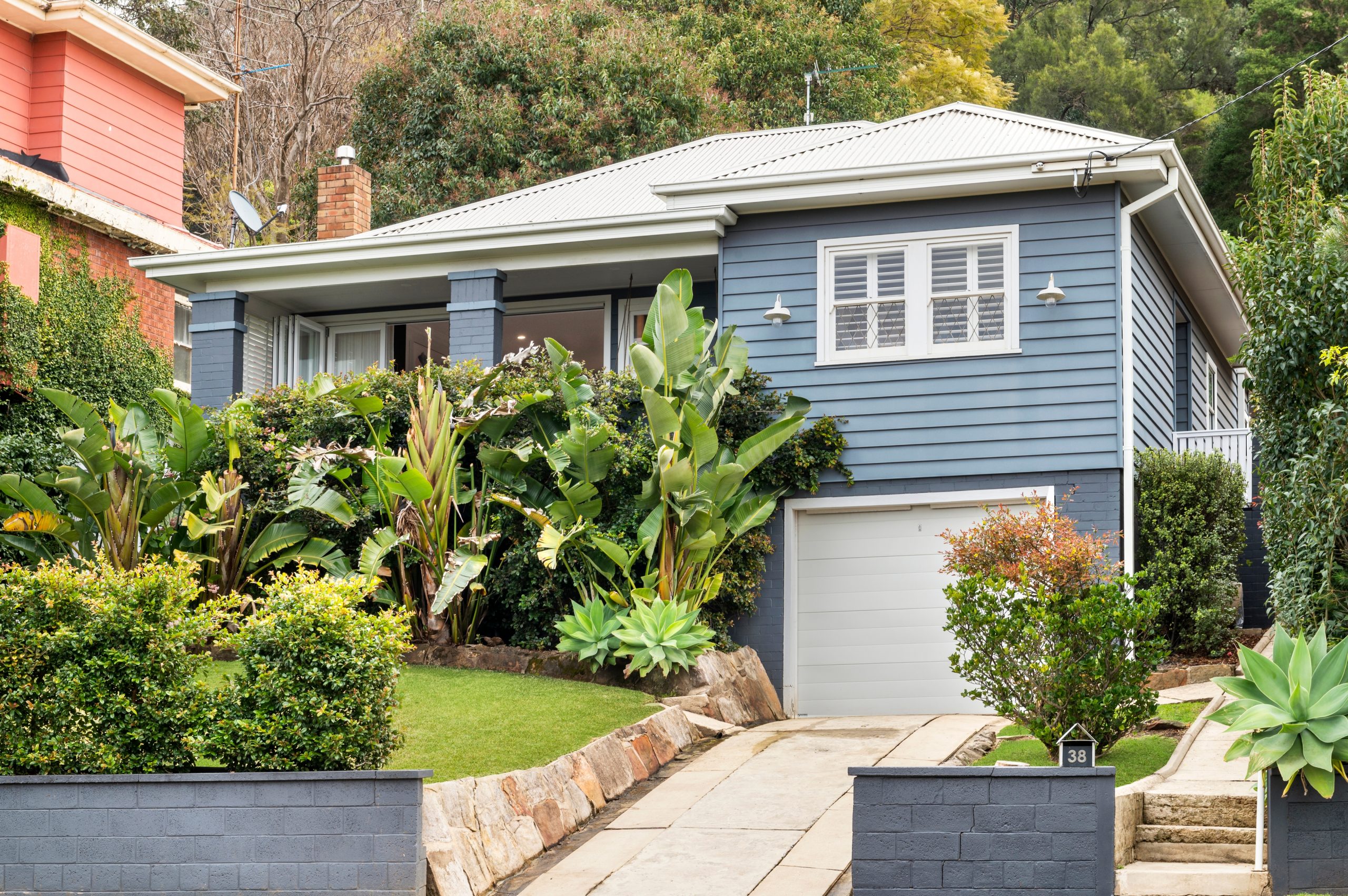 38 McKenzie Avenue, Wollongong - Image 1