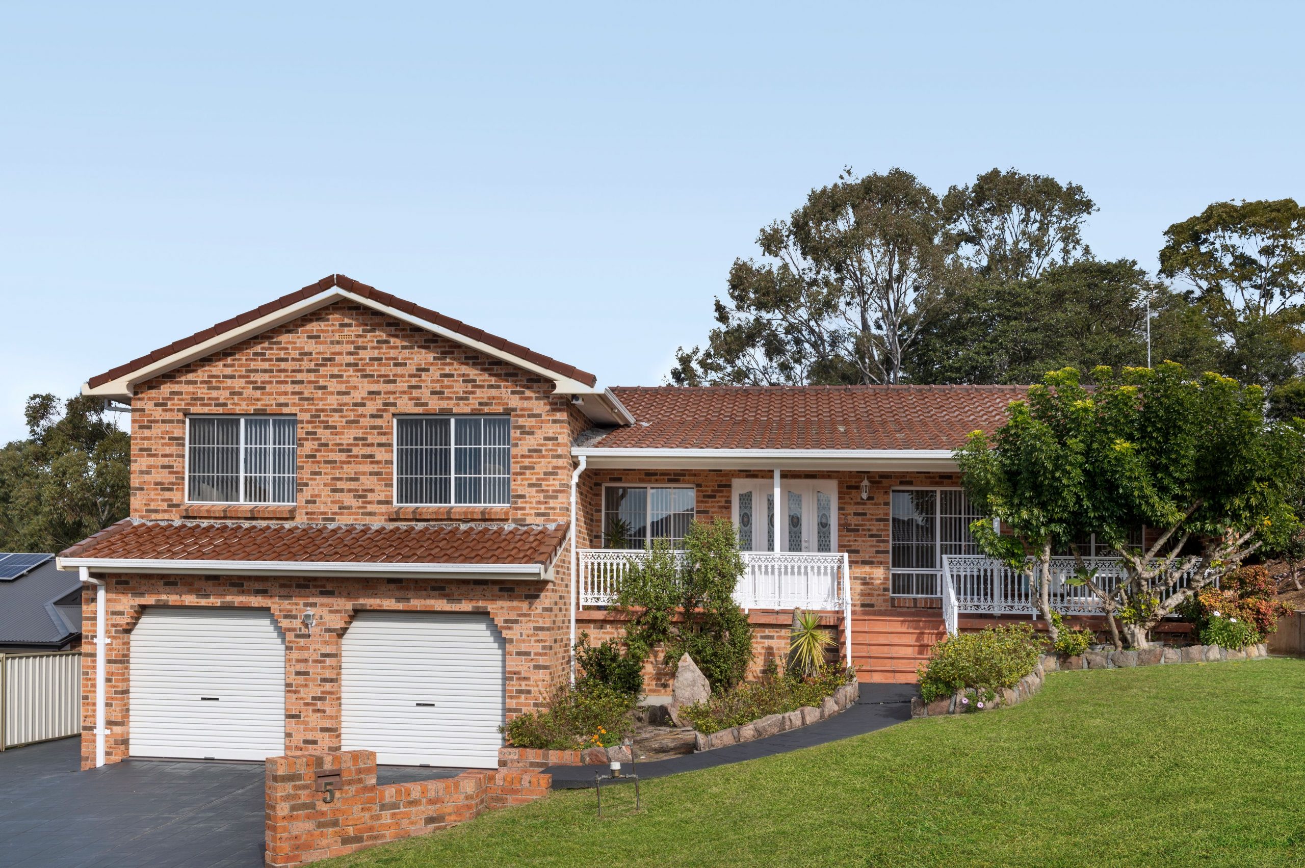 5 Deenyi Close, Cordeaux Heights - Image 1