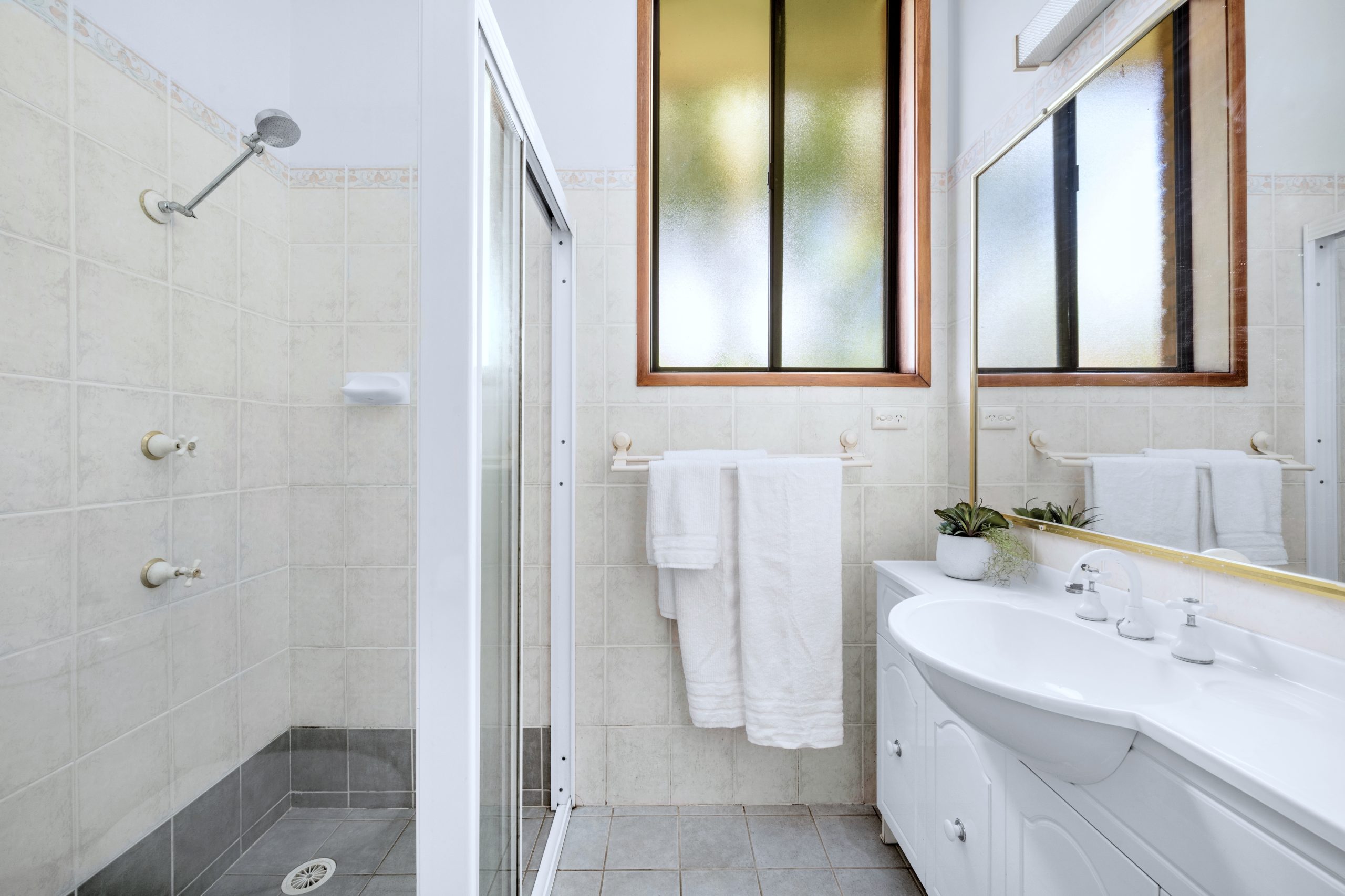 146 Panorama Drive, Farmborough Heights - Thumbnail 4