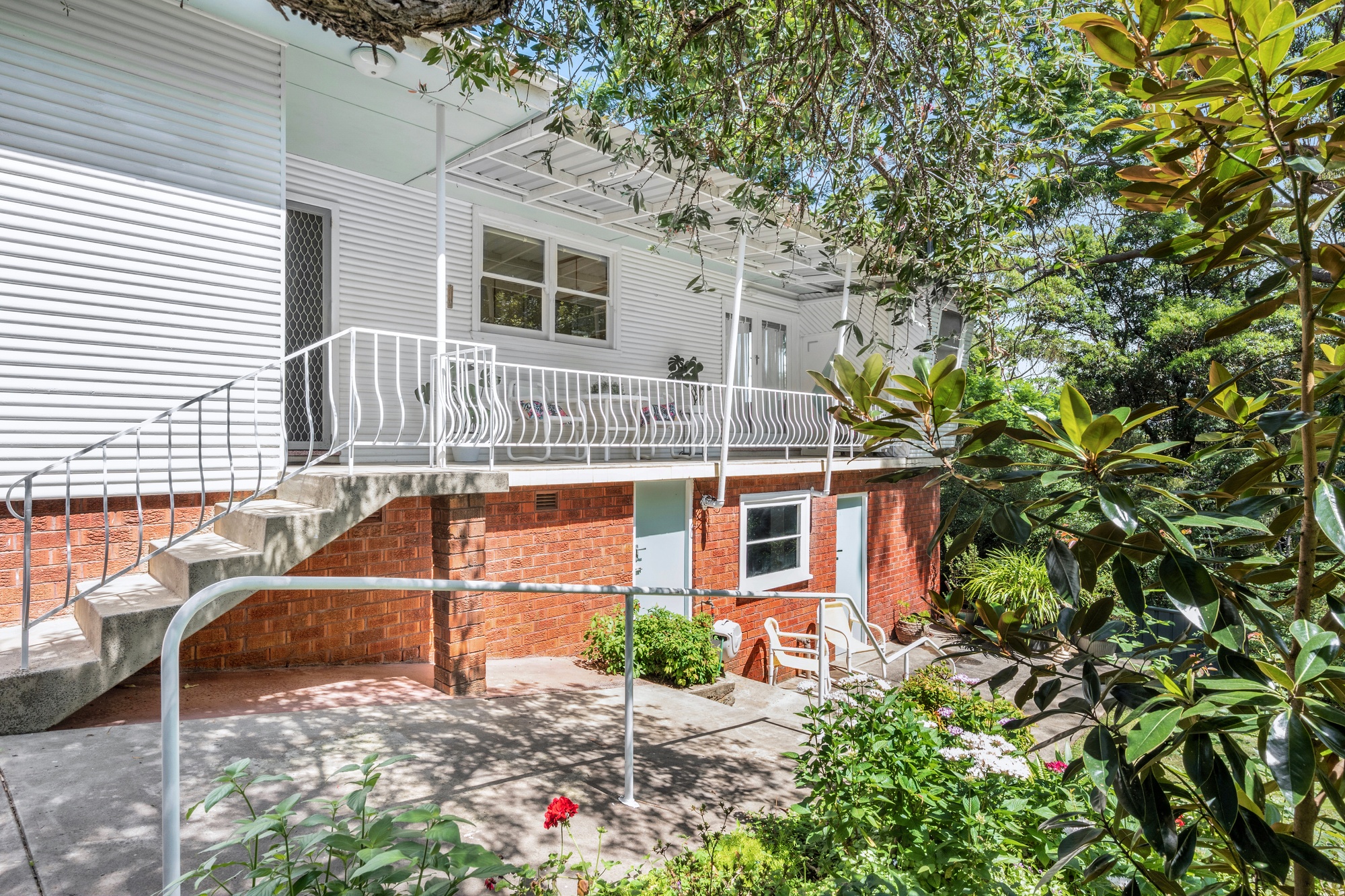 100 Heaslip Street, Coniston - Thumbnail 2