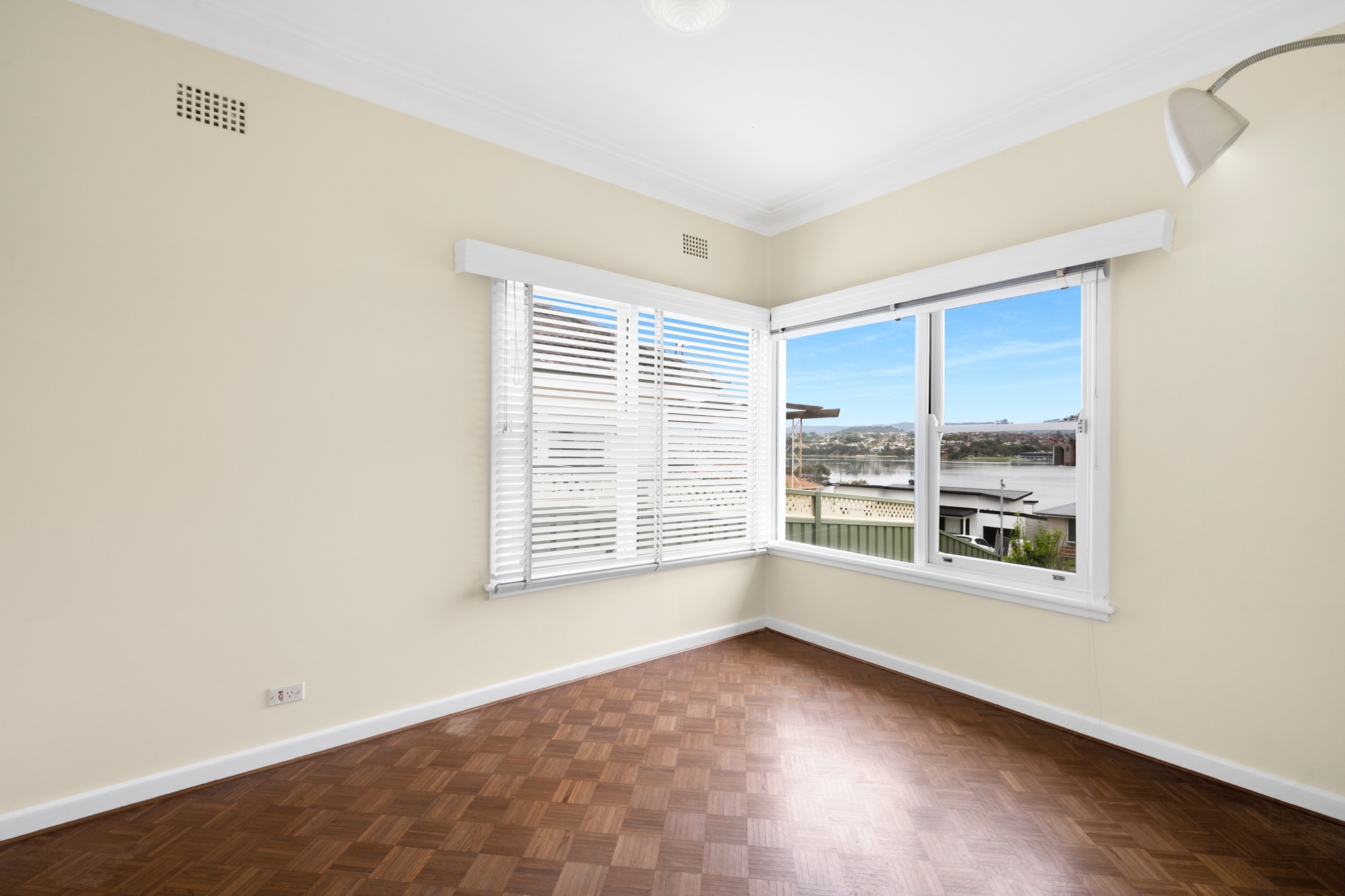 113 Lakeview Parade, Primbee - Thumbnail 4