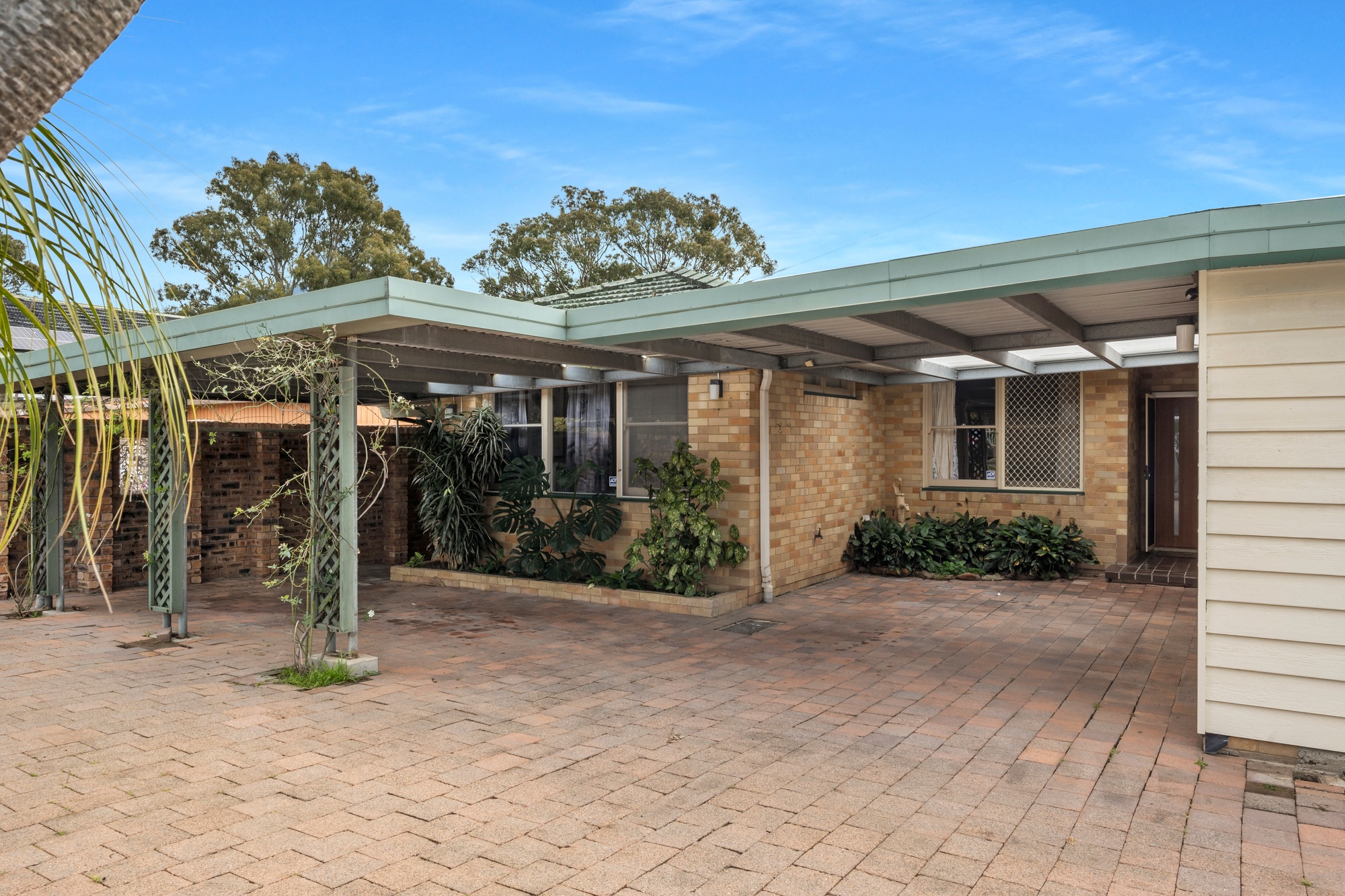 202 Farmborough Road
