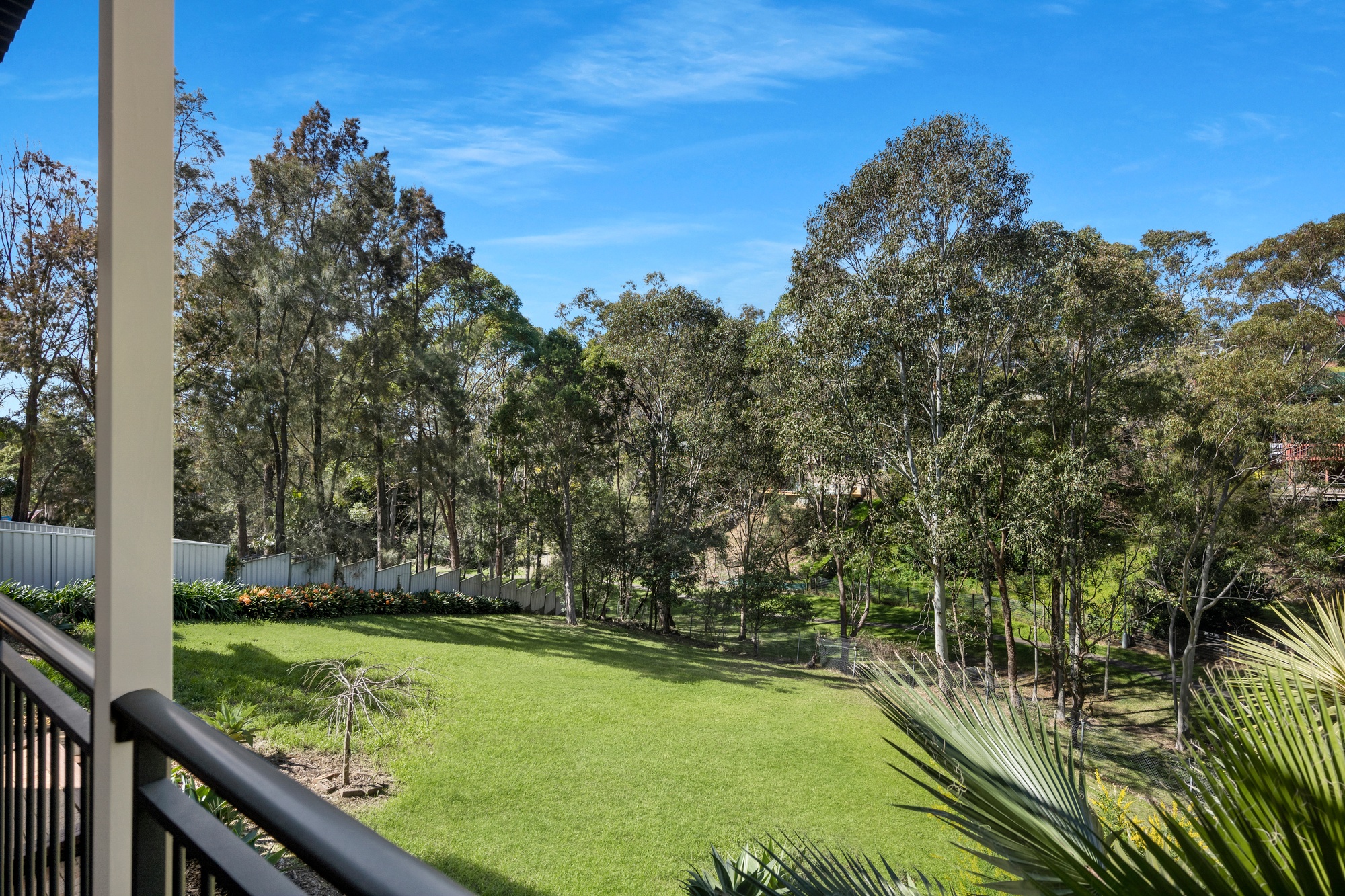 15 Deenyi Close, Cordeaux Heights - Thumbnail 2