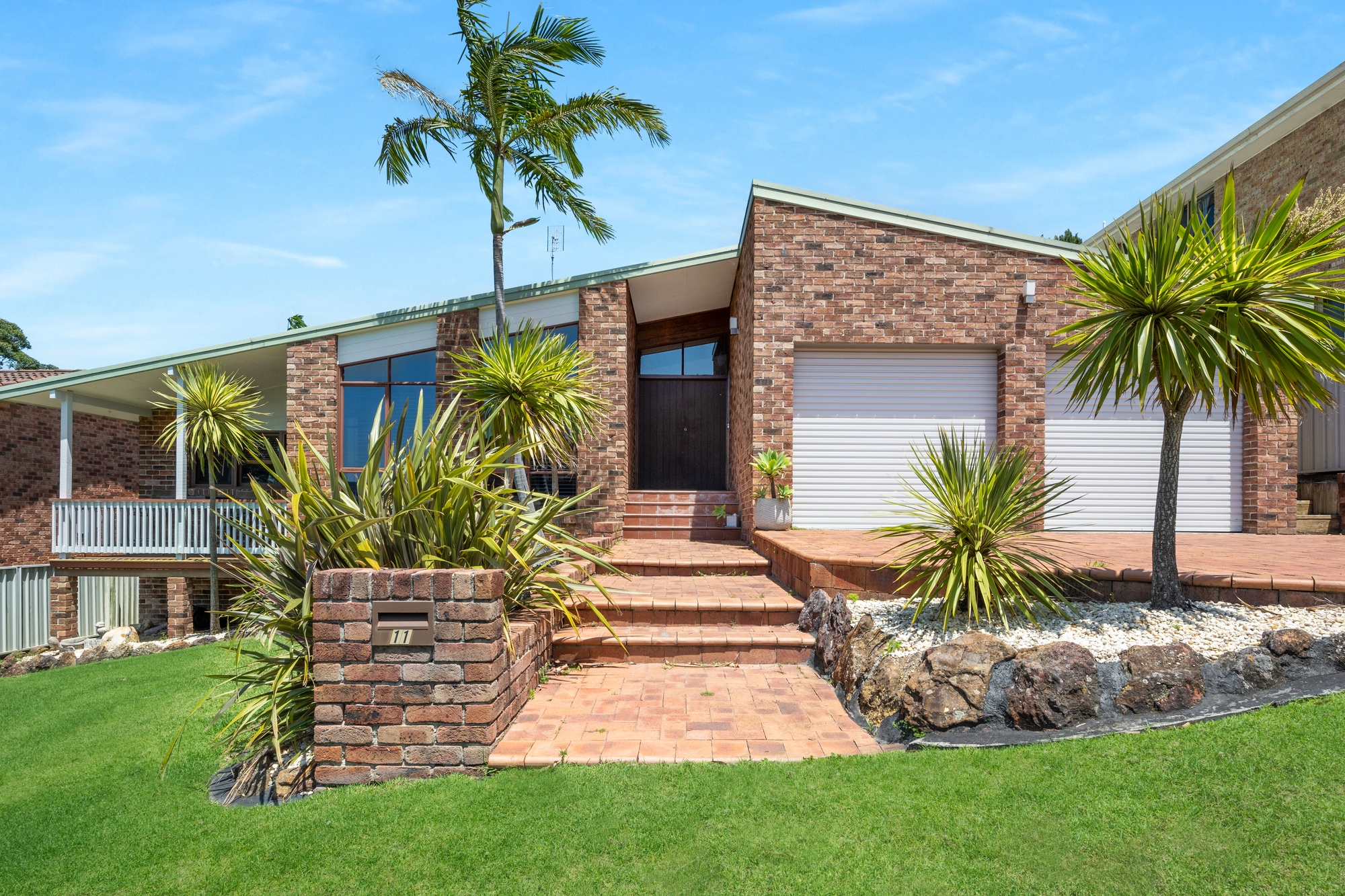 11 Deenyi Close
