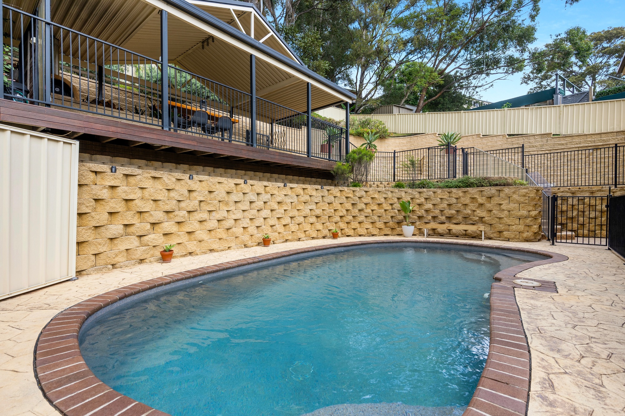32 Ashley Avenue, Farmborough Heights - Thumbnail 3