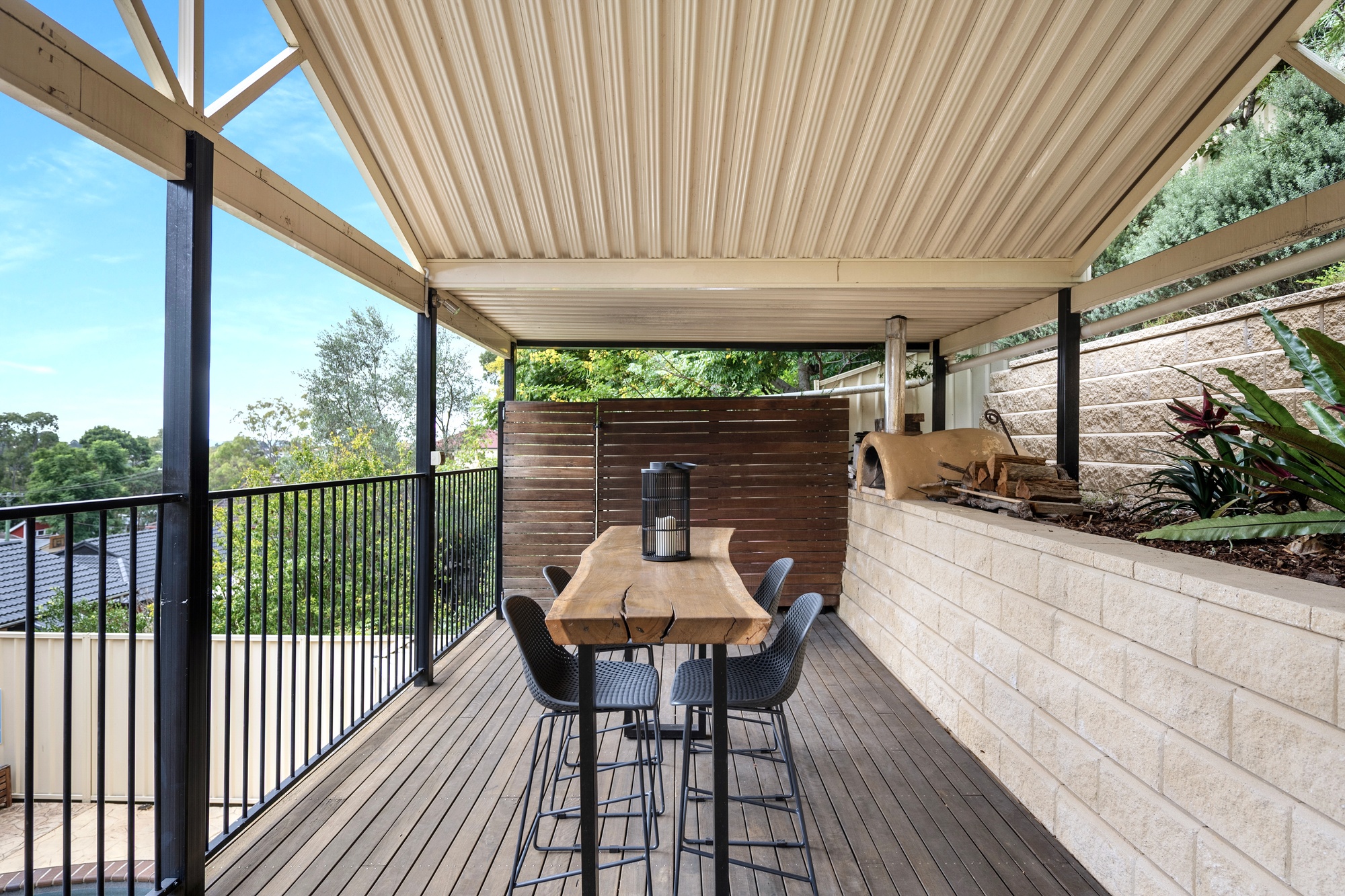 32 Ashley Avenue, Farmborough Heights - Thumbnail 2
