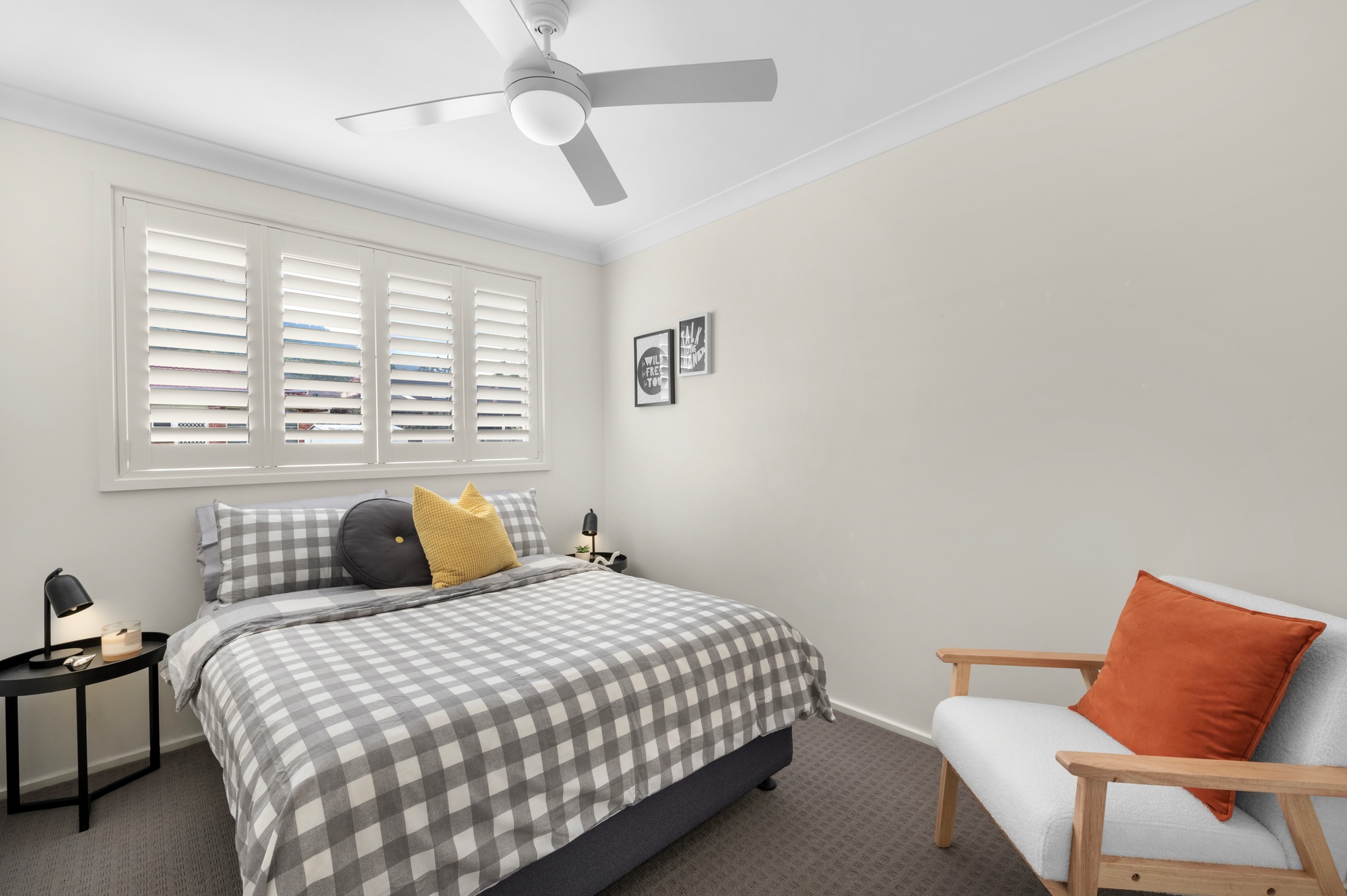 2 Rosella Grove, Farmborough Heights - Thumbnail 2