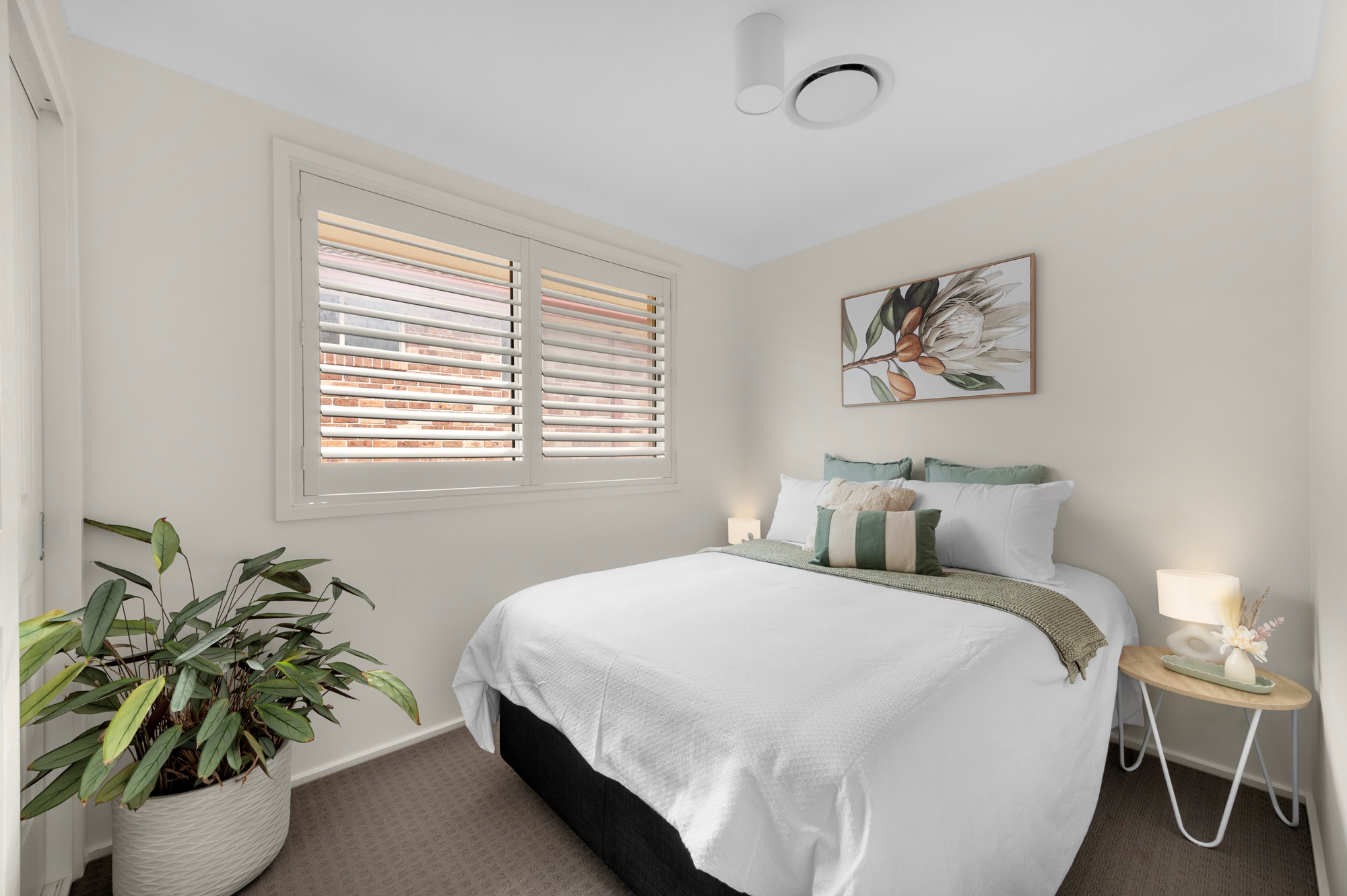 2 Rosella Grove, Farmborough Heights - Thumbnail 4