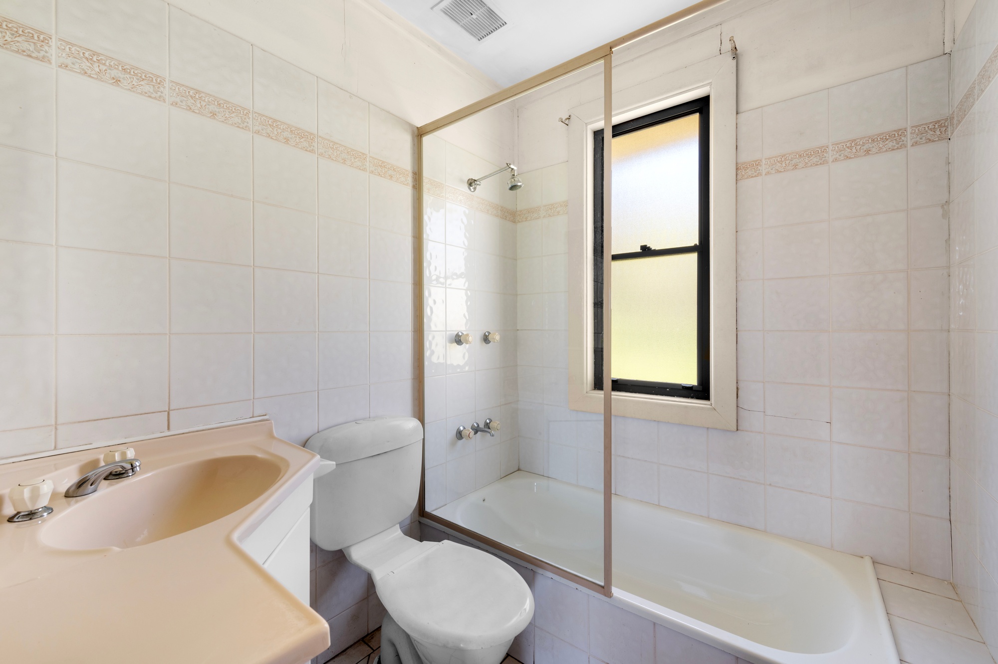 2 Weerona Street, Berkeley - Thumbnail 2